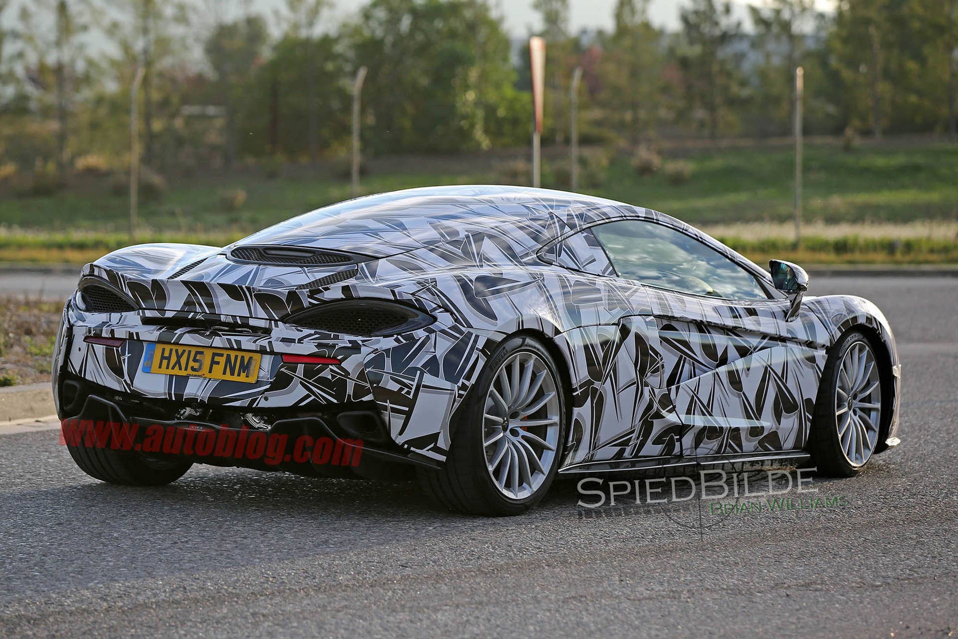 McLaren 570S GT spied rear 3/4