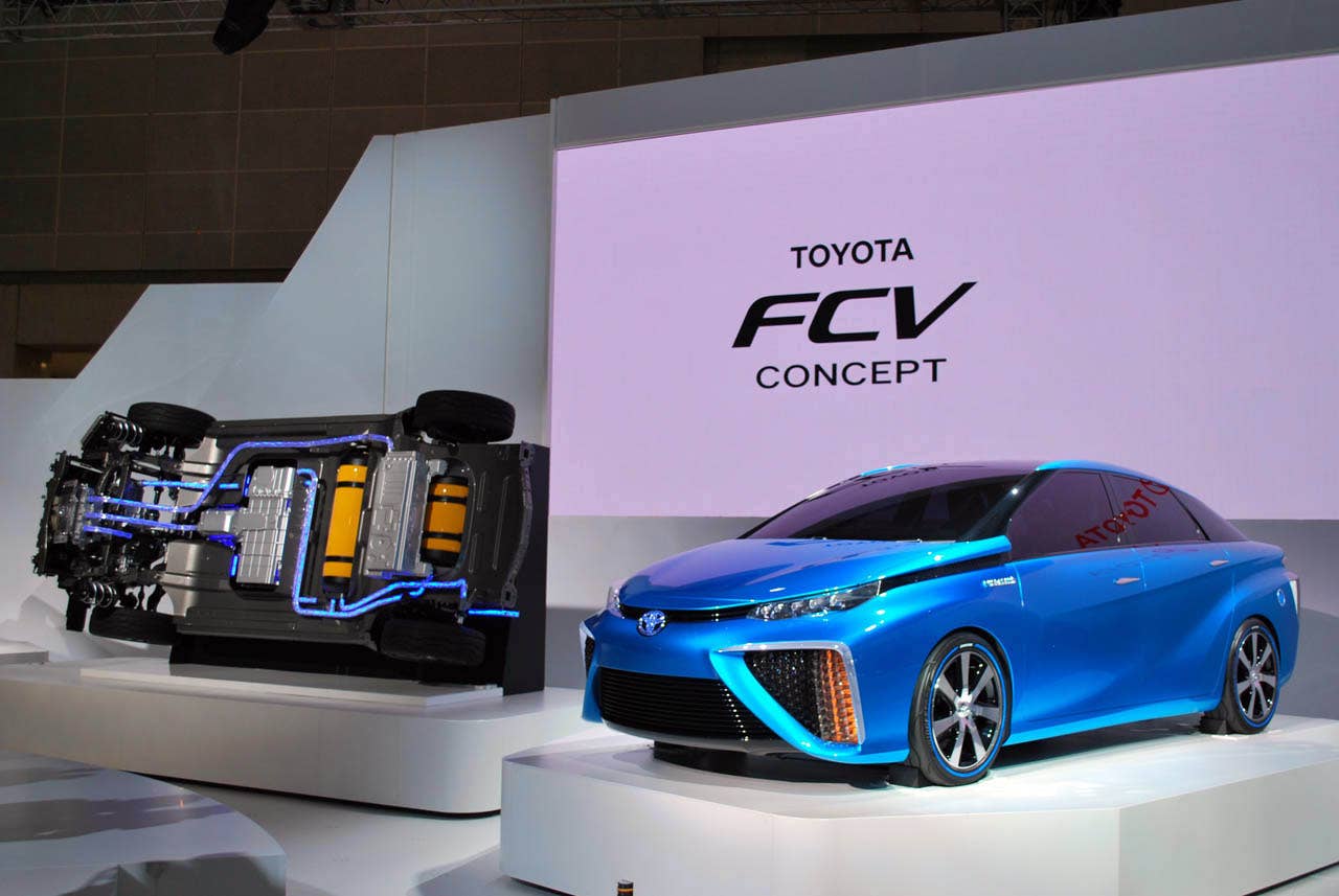 Toyota FCV Concept comes one step closer to reality [w/video] - Autoblog