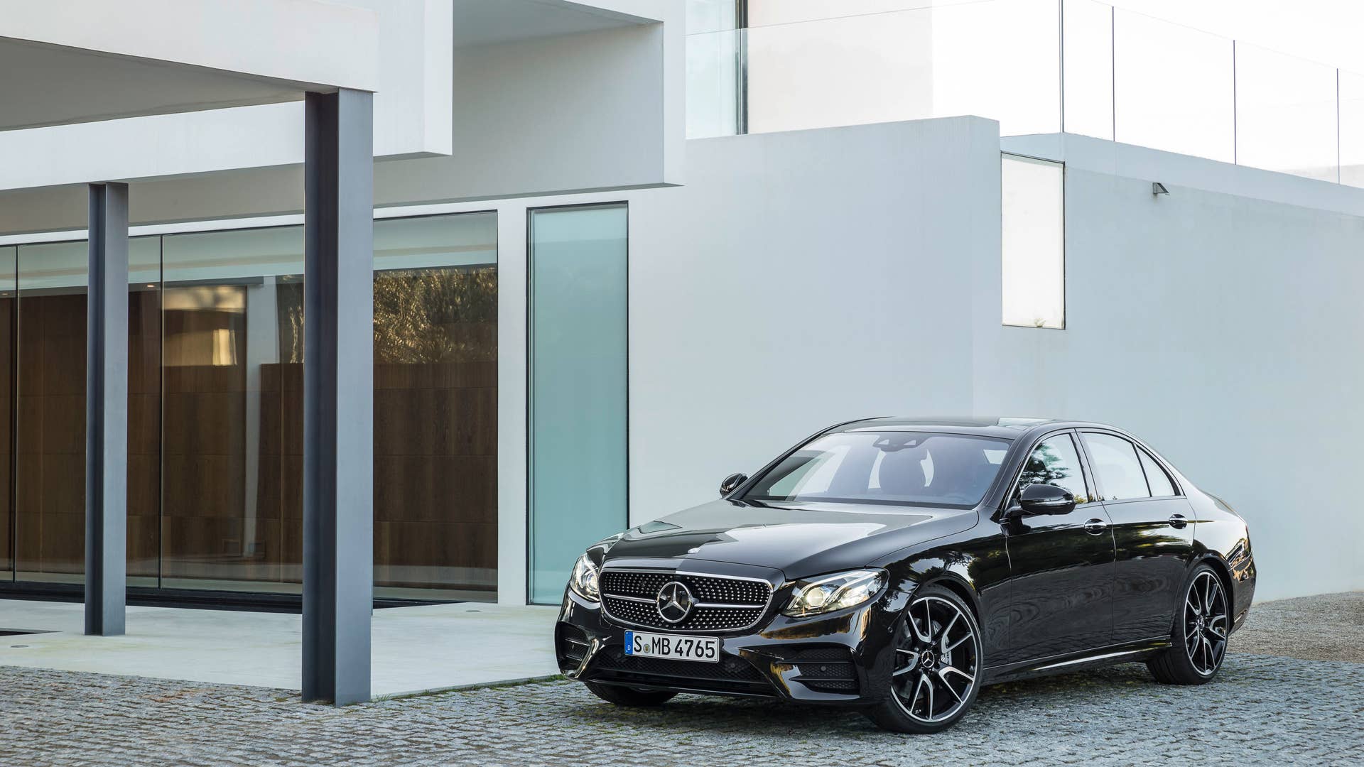 2017 mercedes-amg e43 driver three quarters