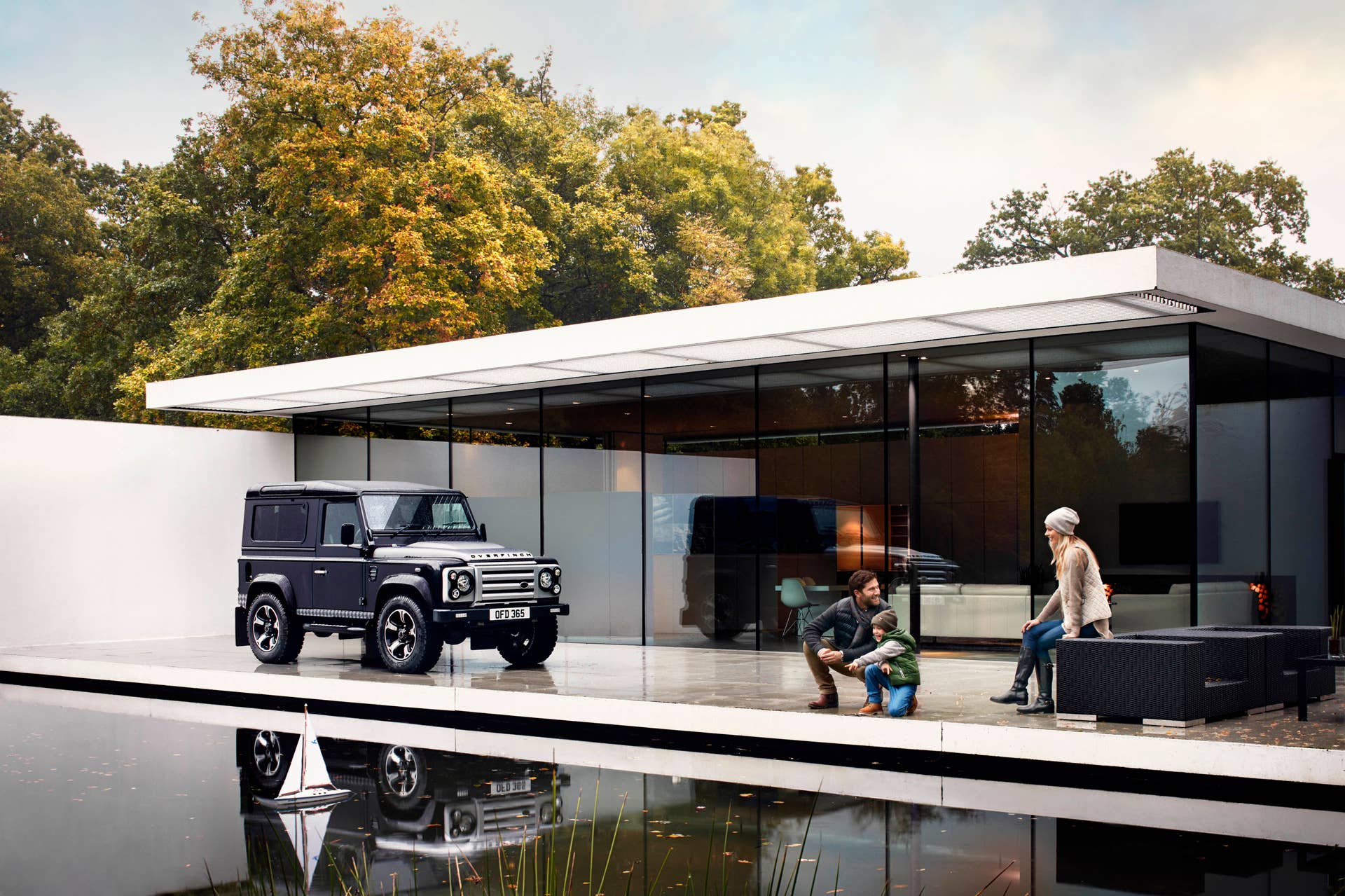 Overfinch Land Rover Defender 40th Anniversary Edition front 3/4 house