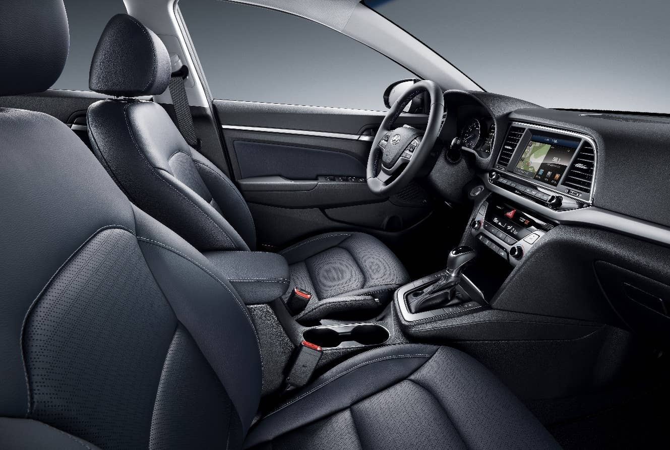 2016 hyundai elantra in south korea interior