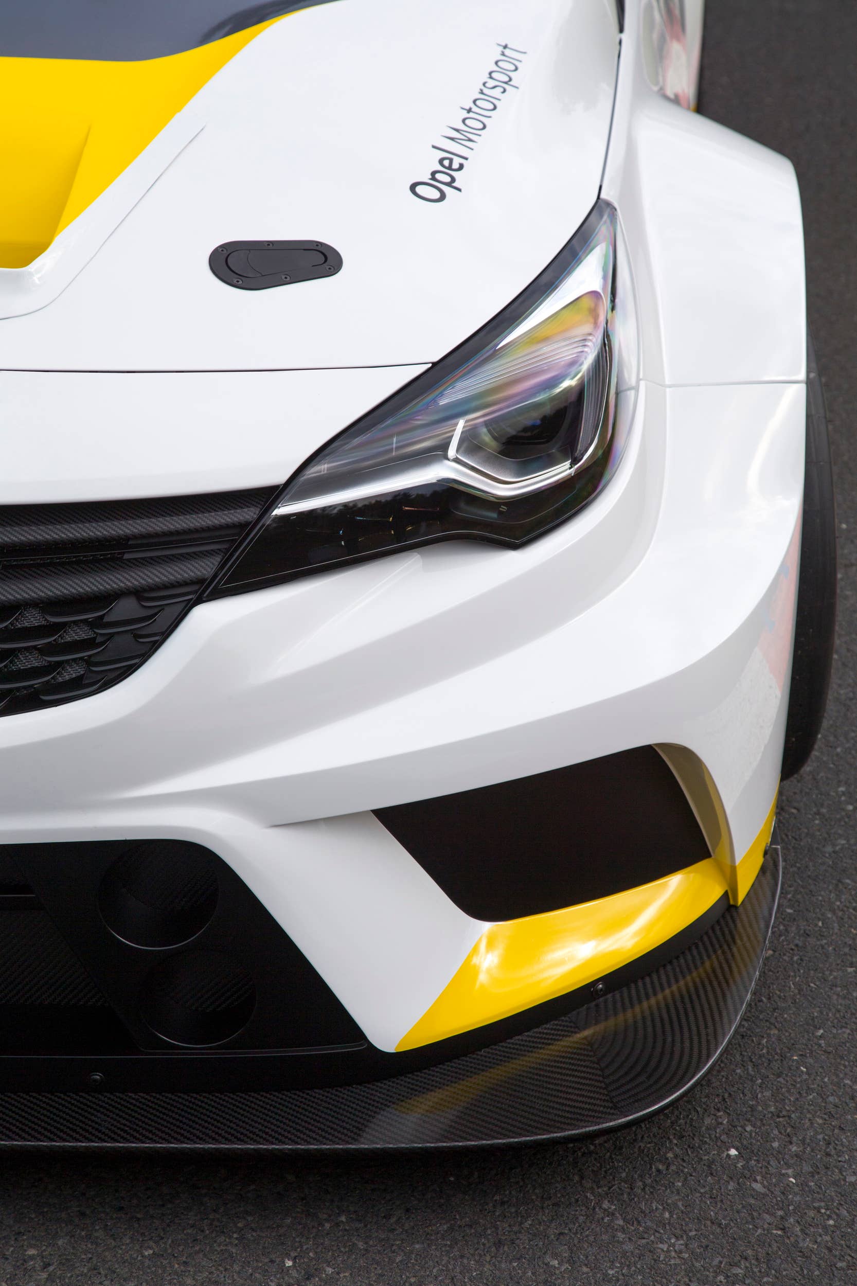 Opel Astra TCR front fender