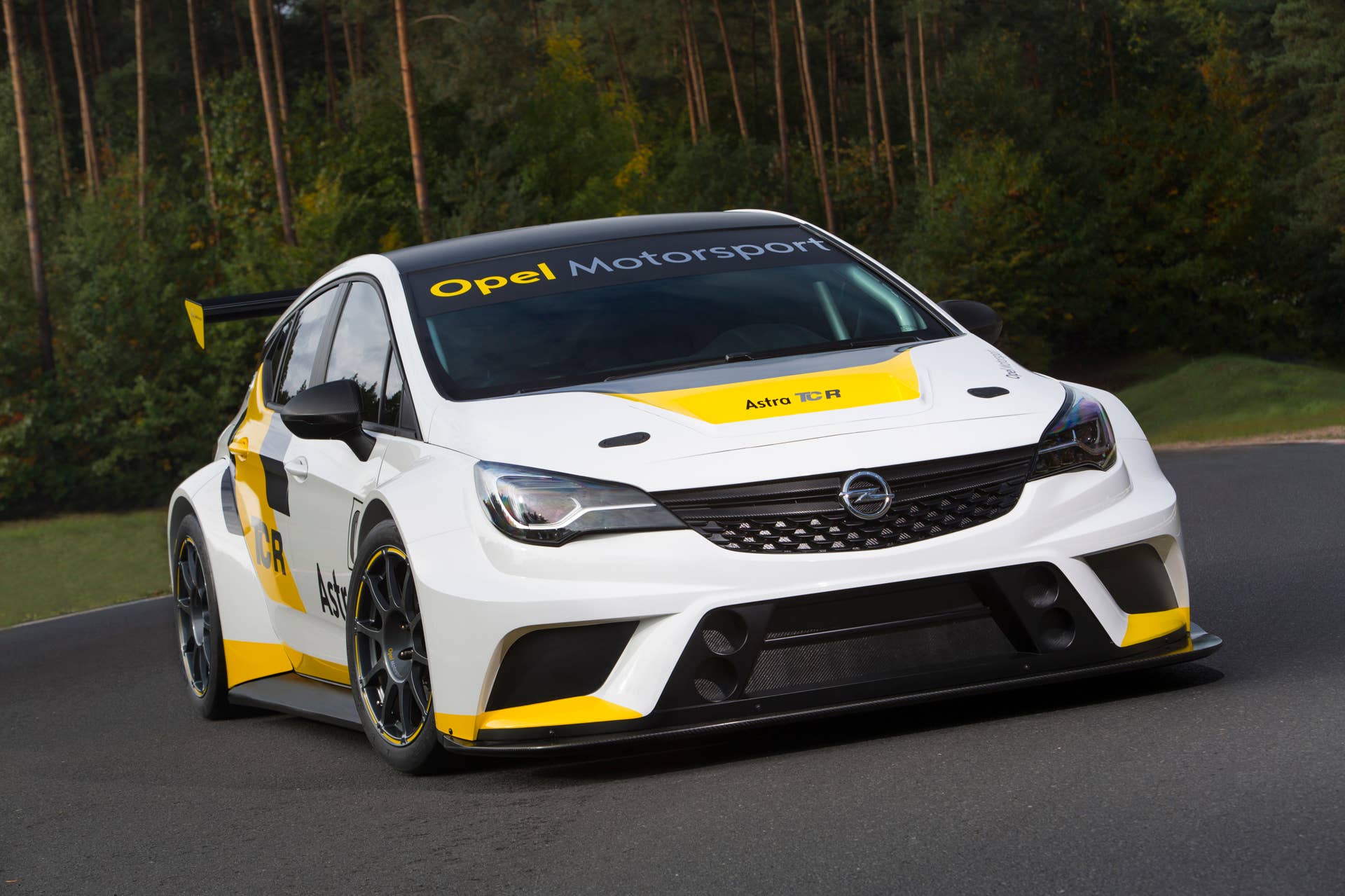 Opel Astra TCR static front 3/4
