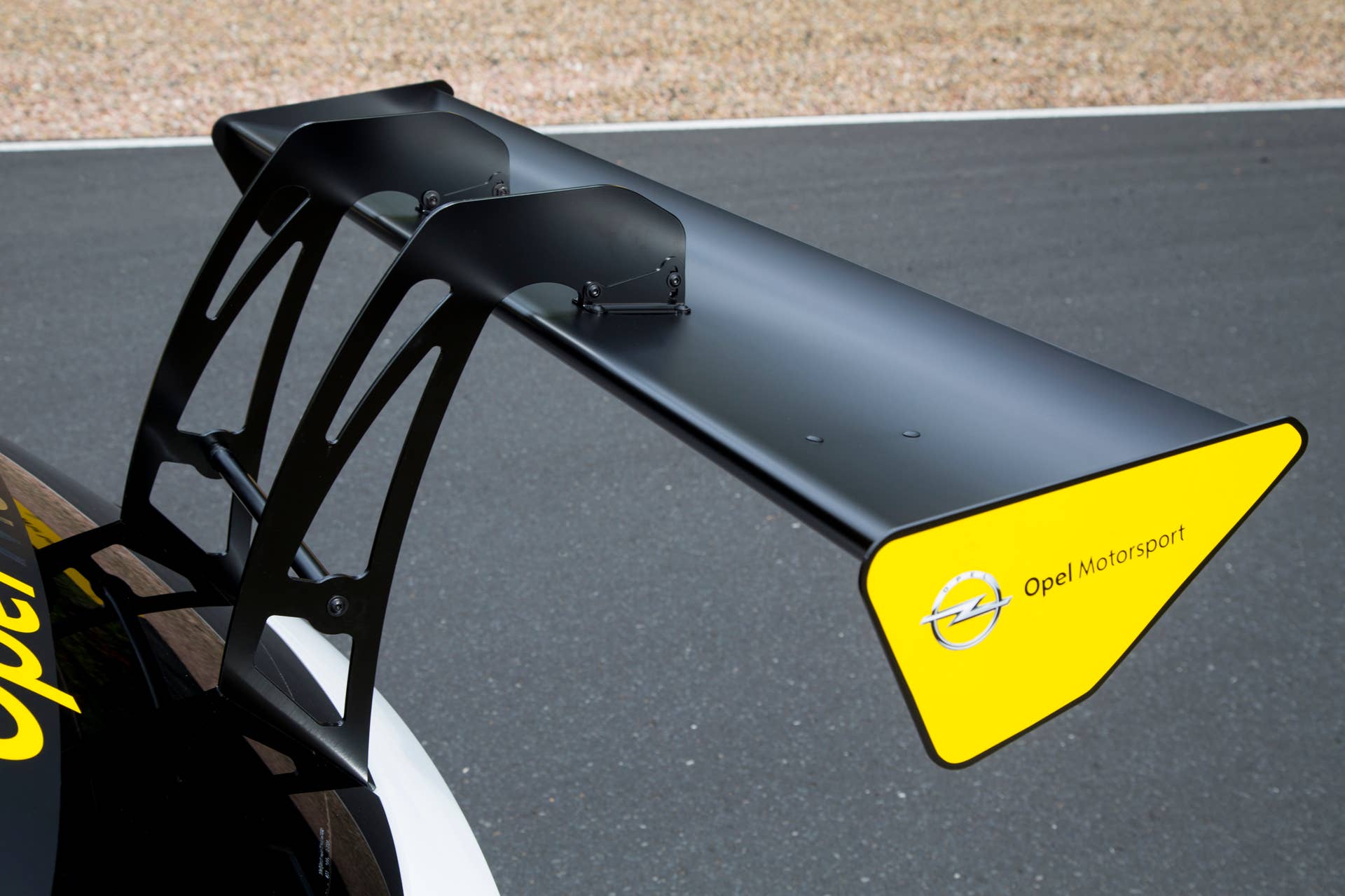 Opel Astra TCR rear wing