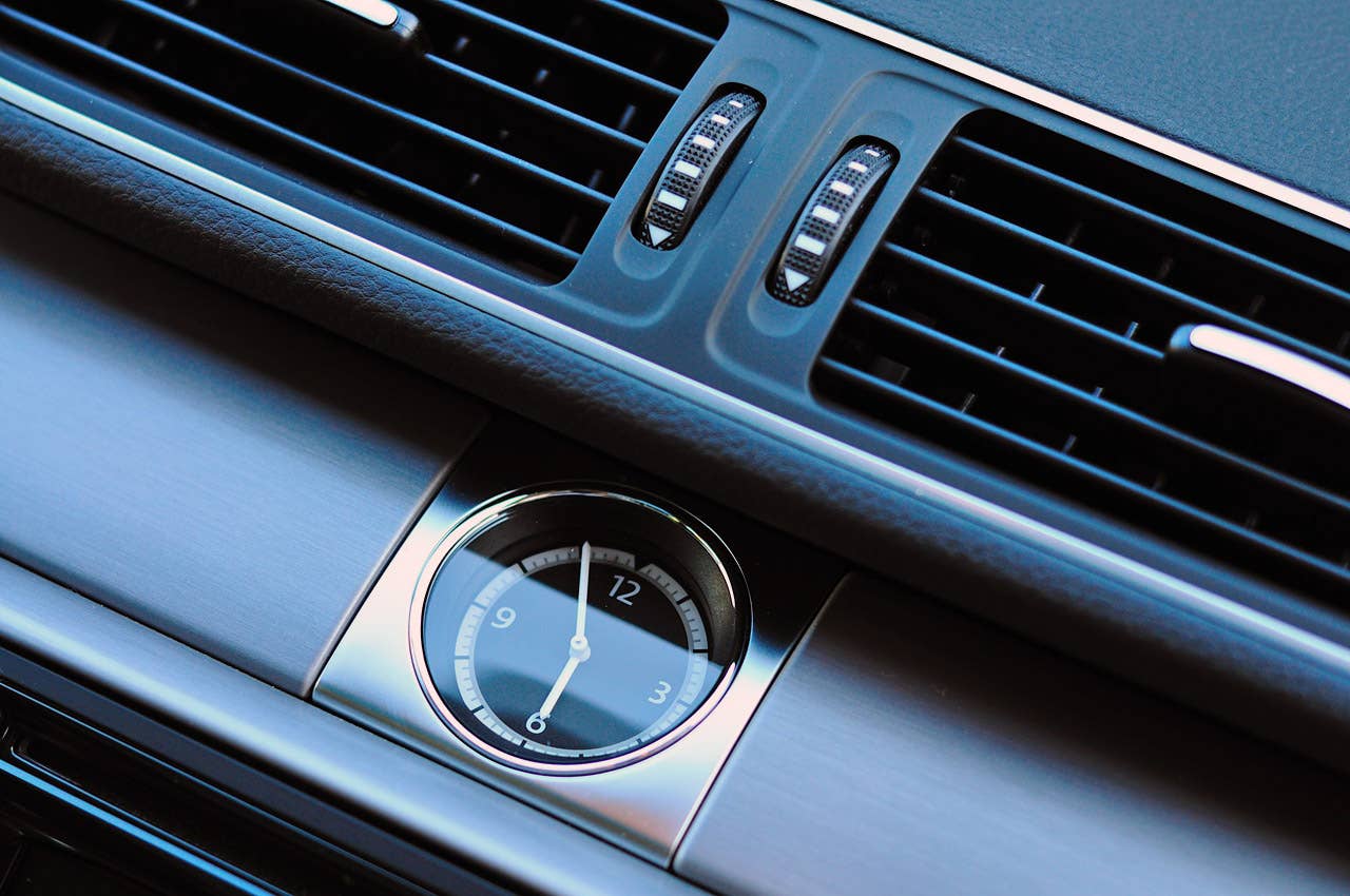 2013 Volkswagen CC dash clock