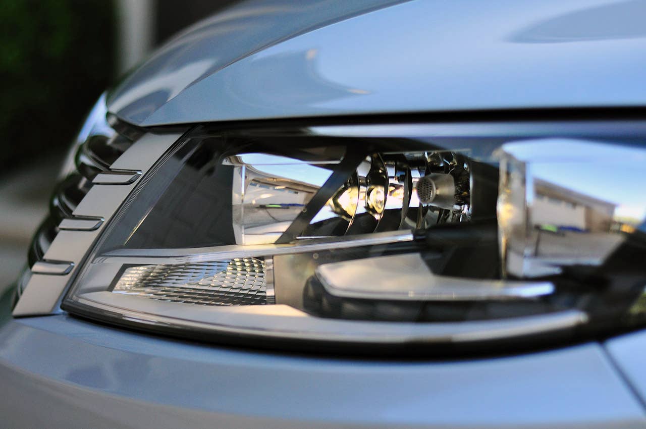 2013 Volkswagen CC headlight