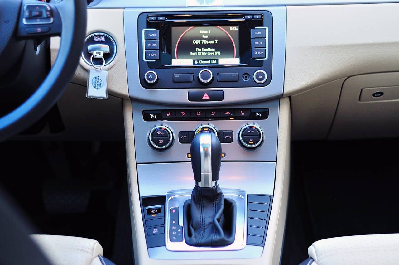 2013 Volkswagen CC instrument panel