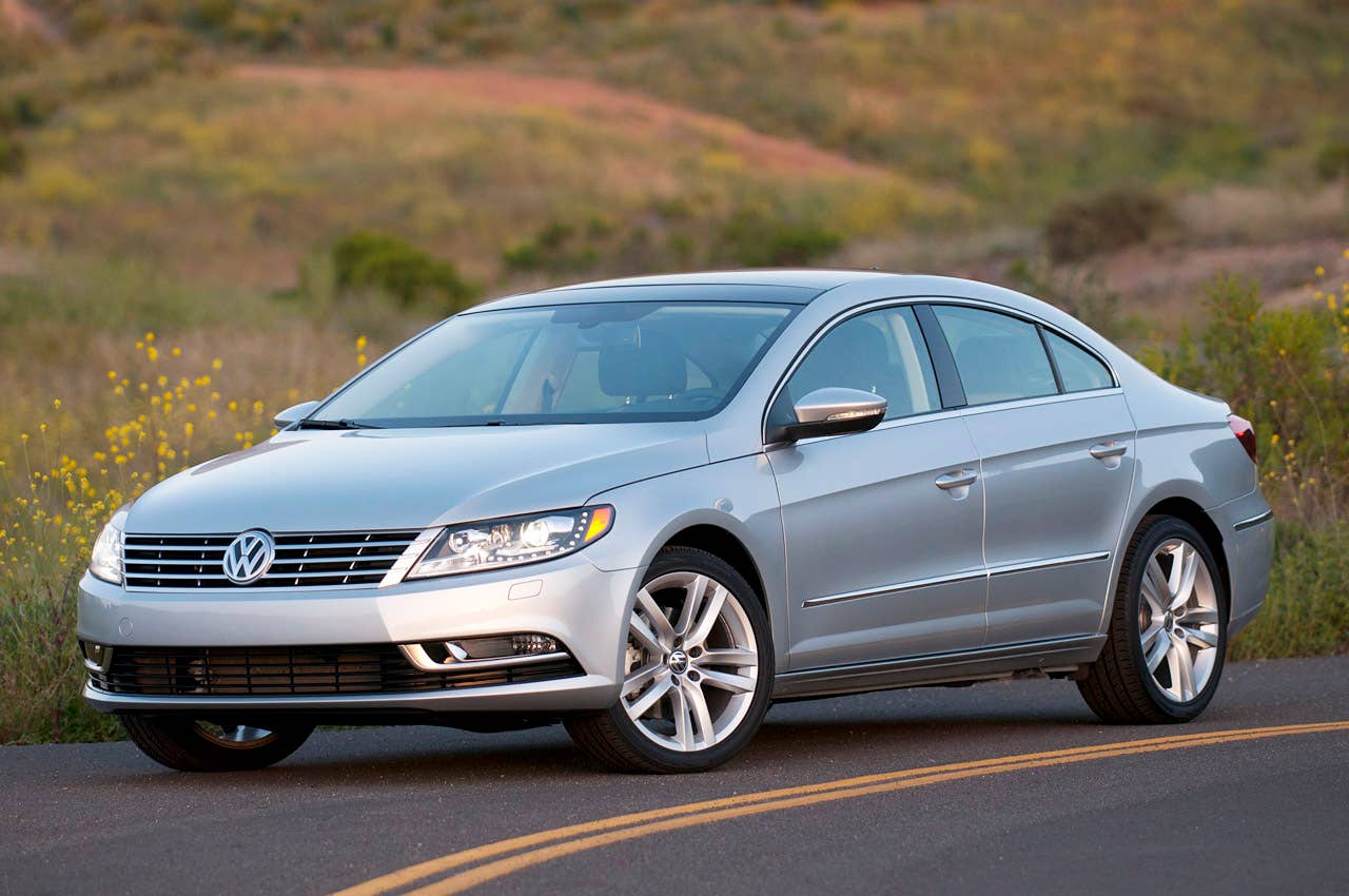 2013 Volkswagen CC front 3/4 view
