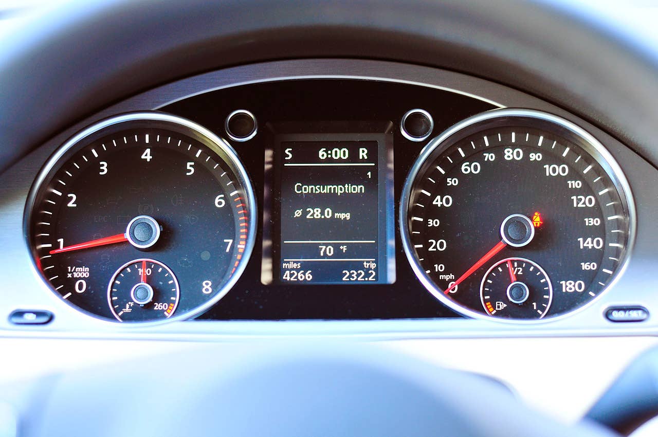 2013 Volkswagen CC gauges