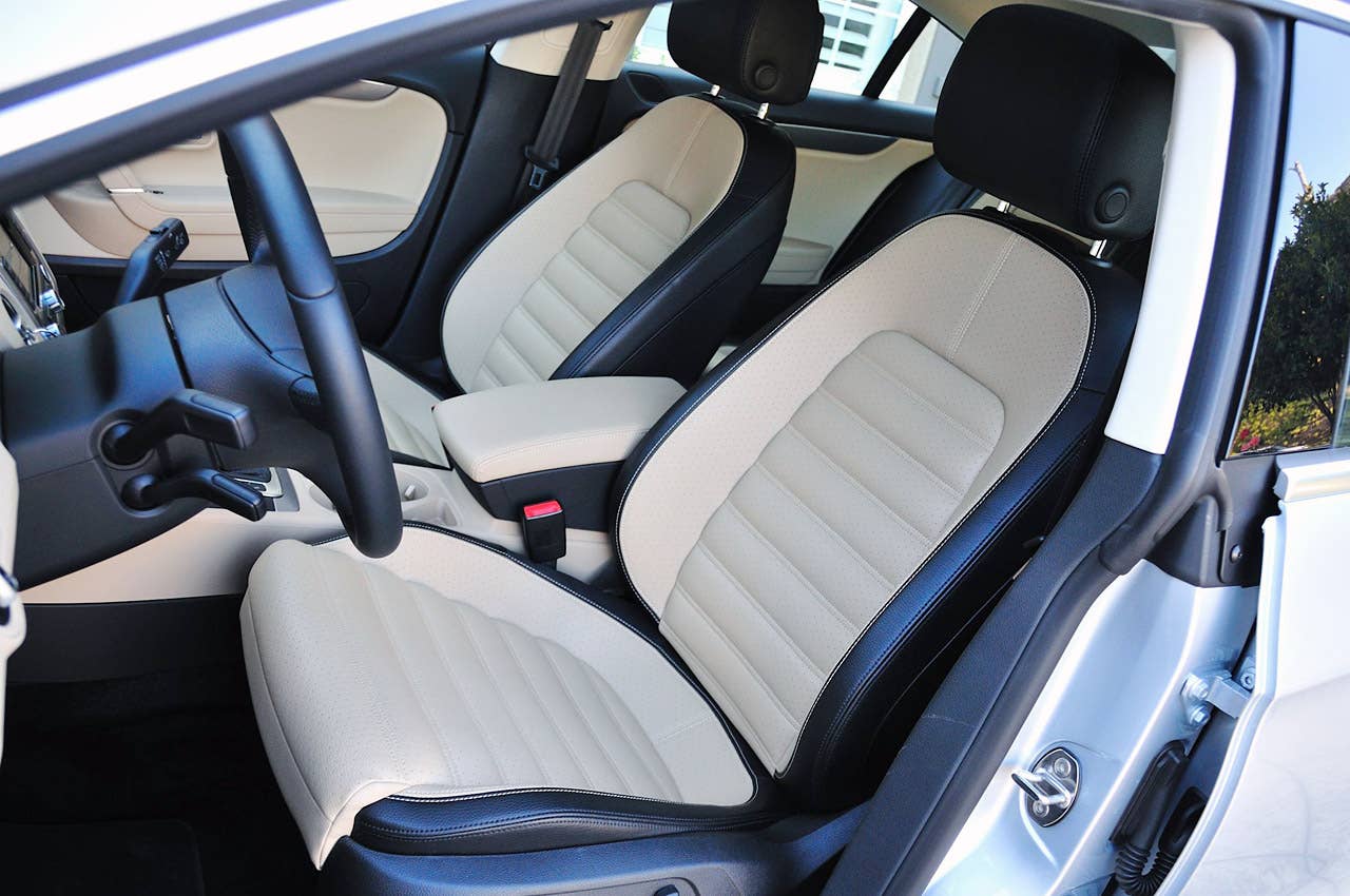 2013 Volkswagen CC front seats