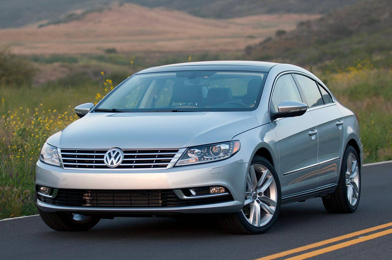 2013 Volkswagen CC front 3/4 view