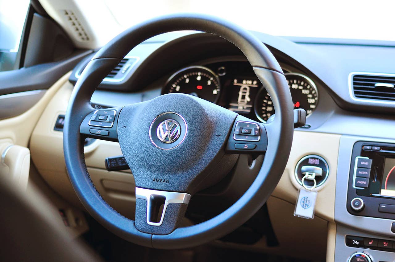 2013 Volkswagen CC steering wheel
