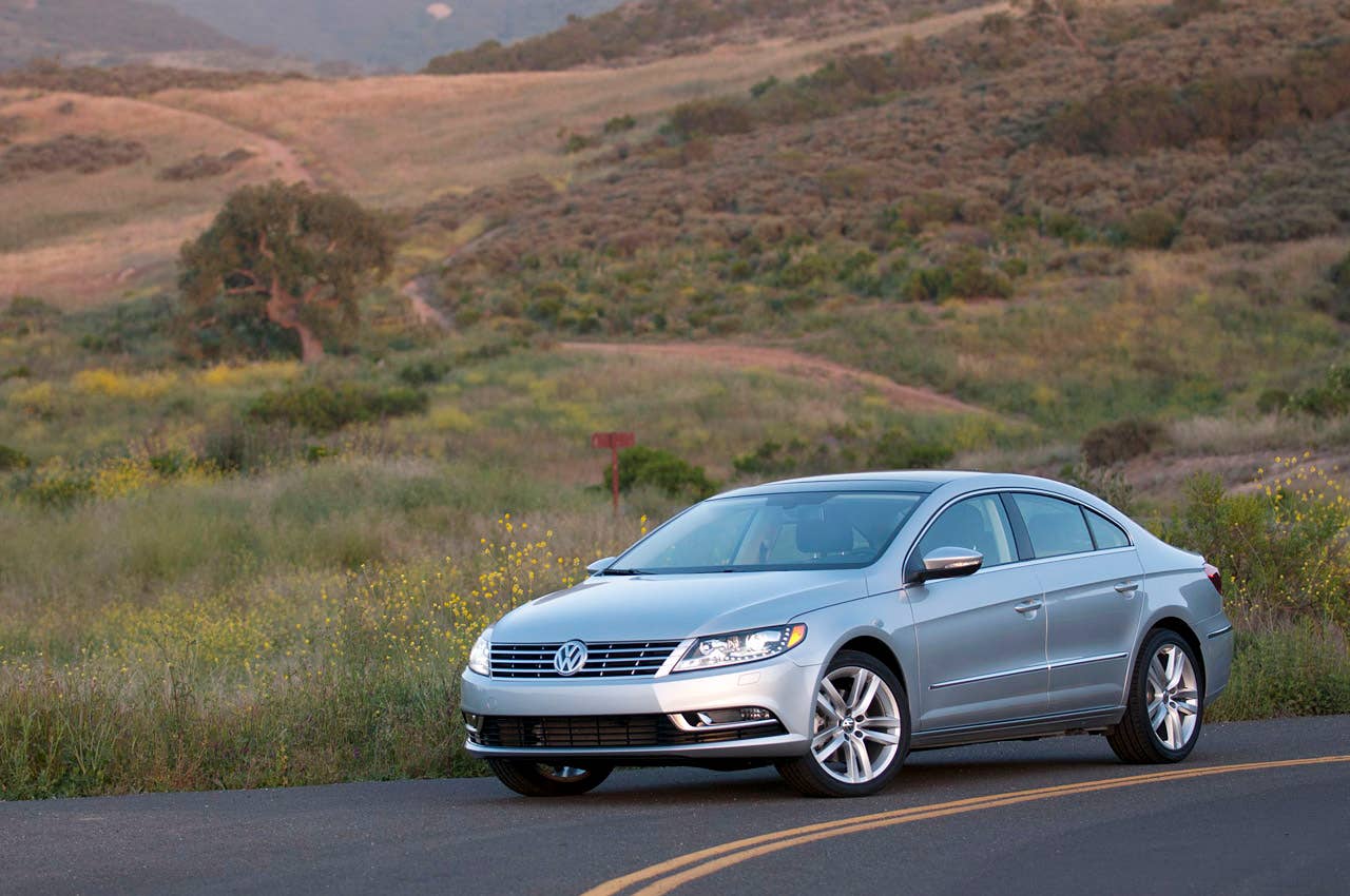 2013 Volkswagen CC front 3/4 view