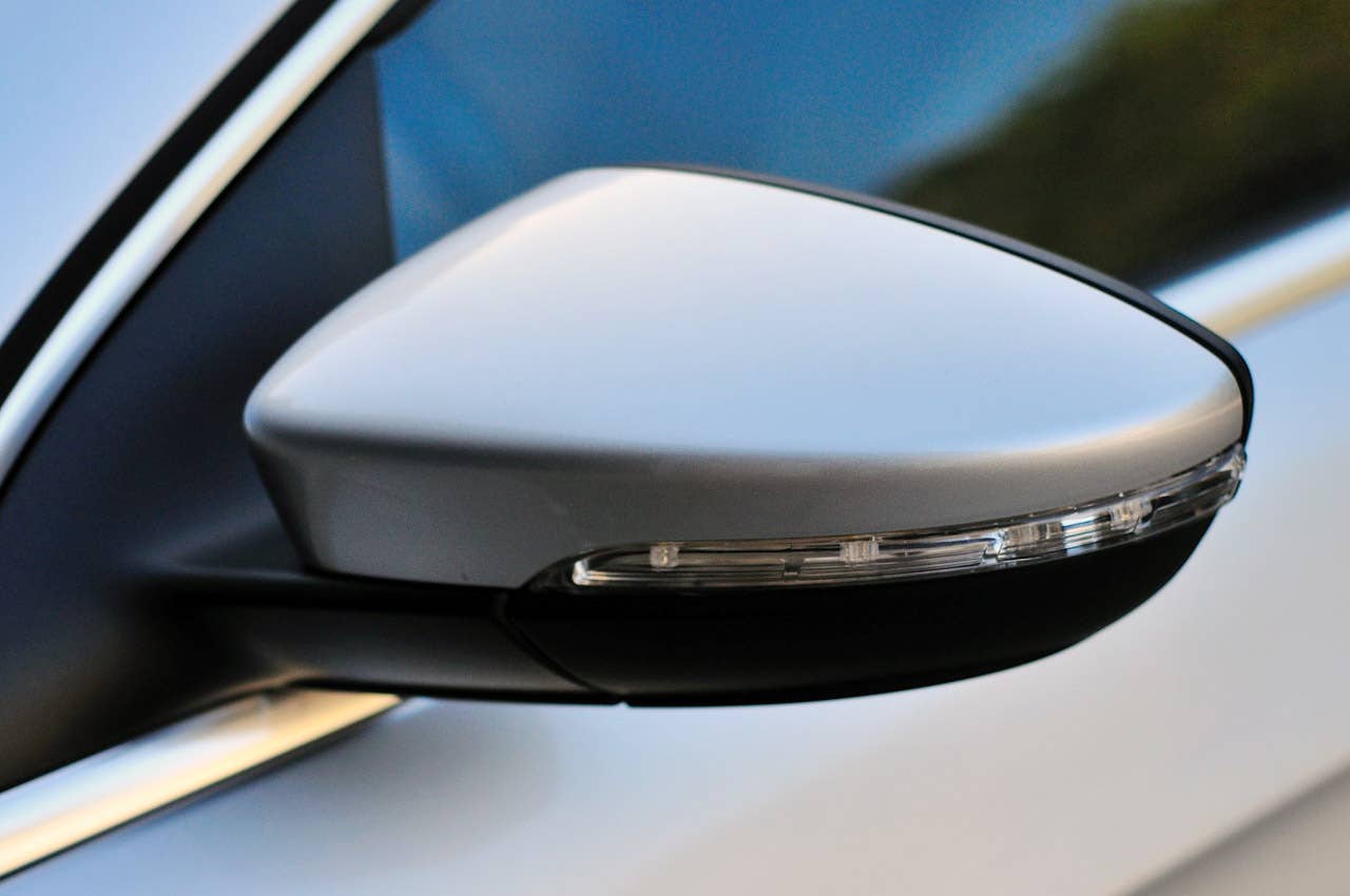 2013 Volkswagen CC side mirror