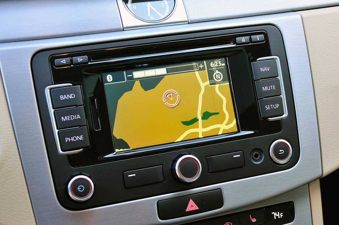 2013 Volkswagen CC navigation system