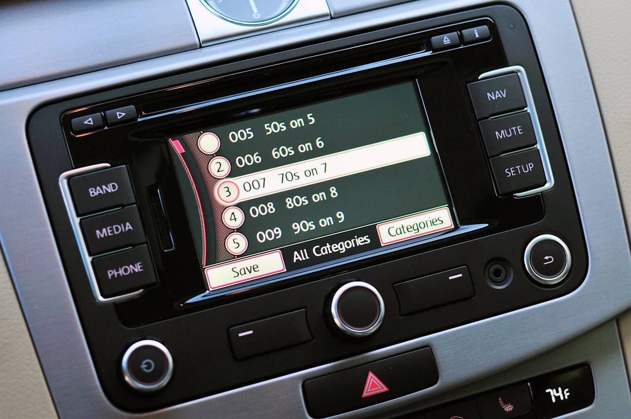 2013 Volkswagen CC audio system display