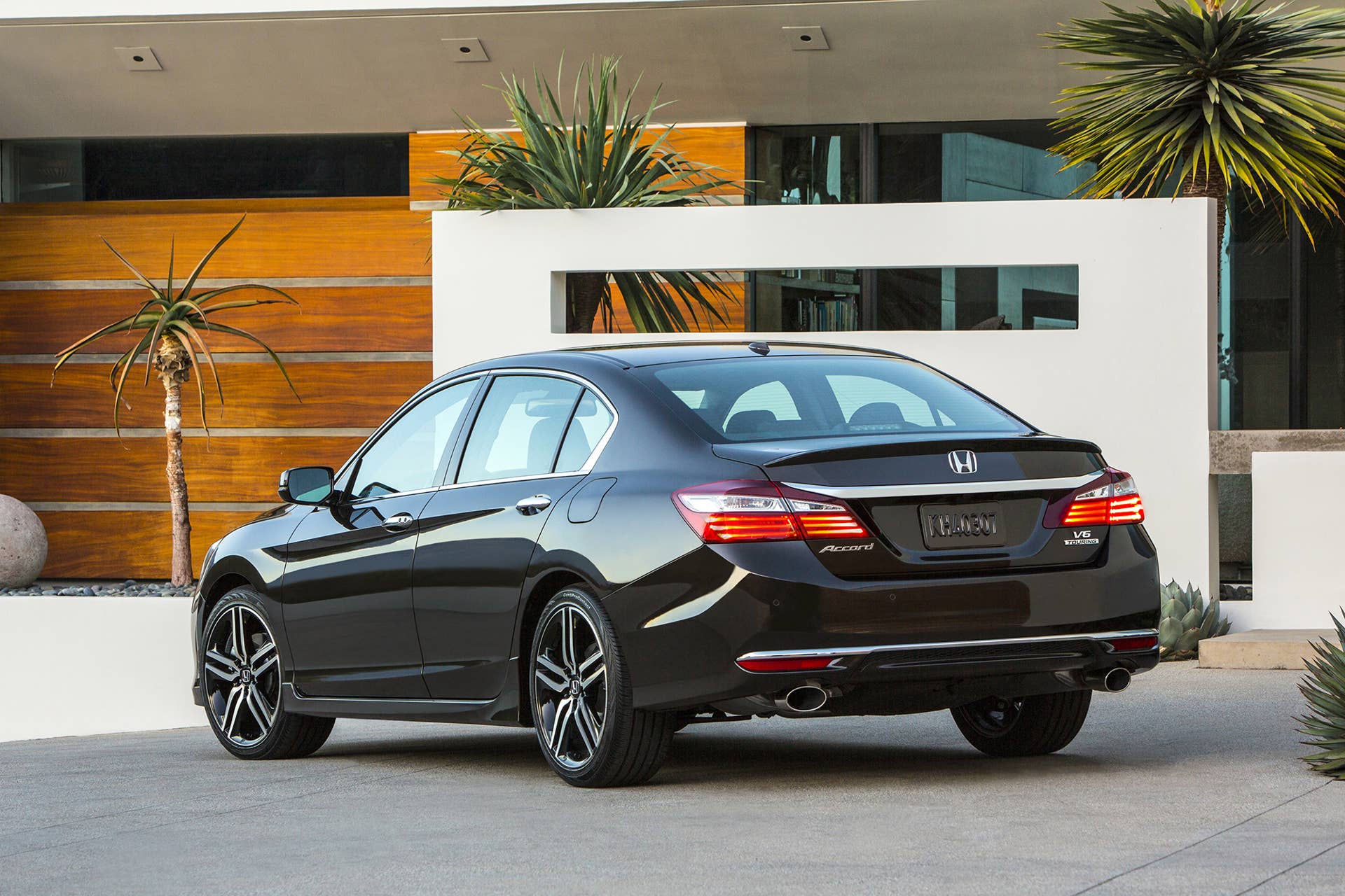 2016 Honda Accord sedan rear 3/4
