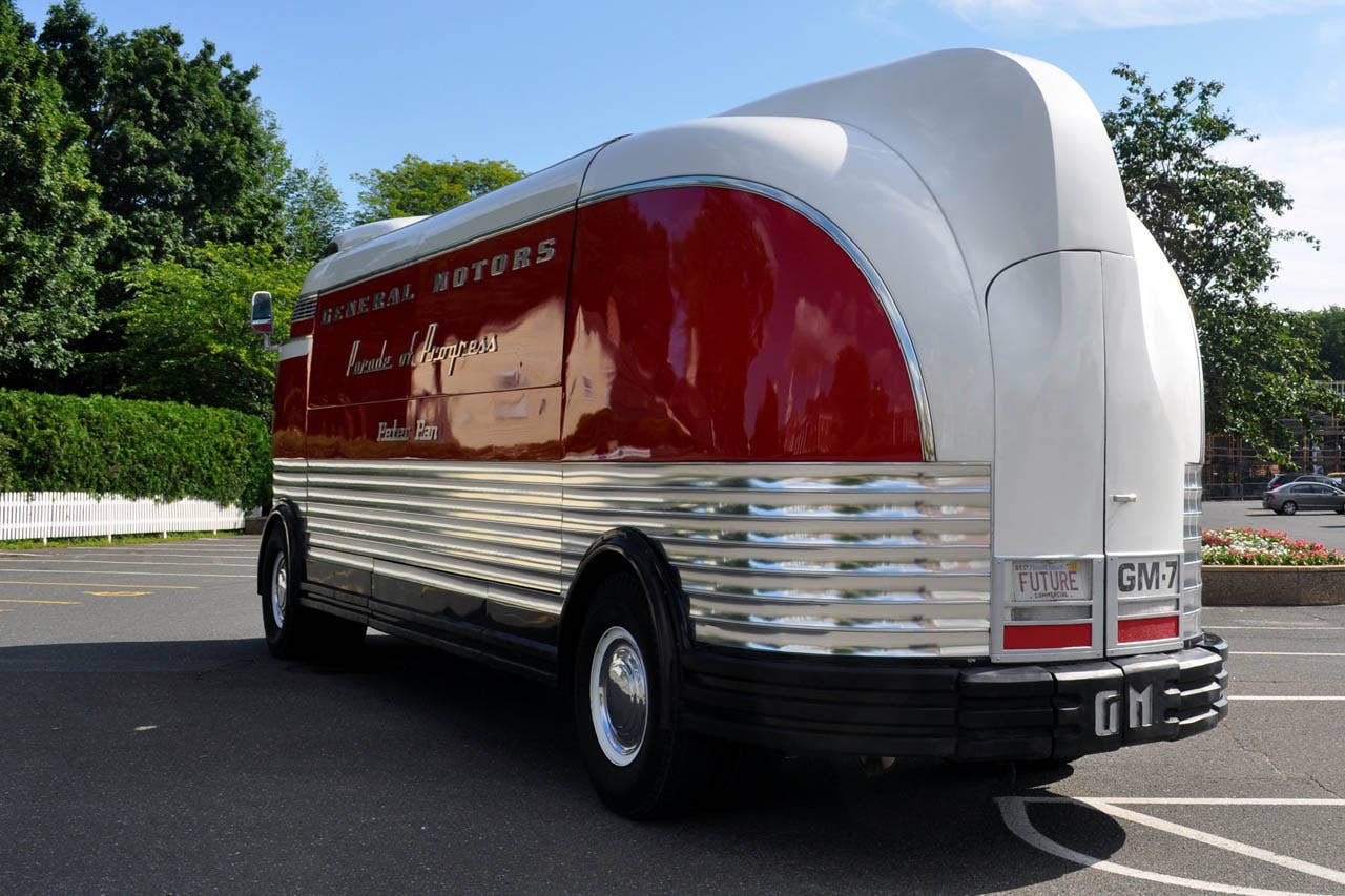 GM Futureliner rear 3/4
