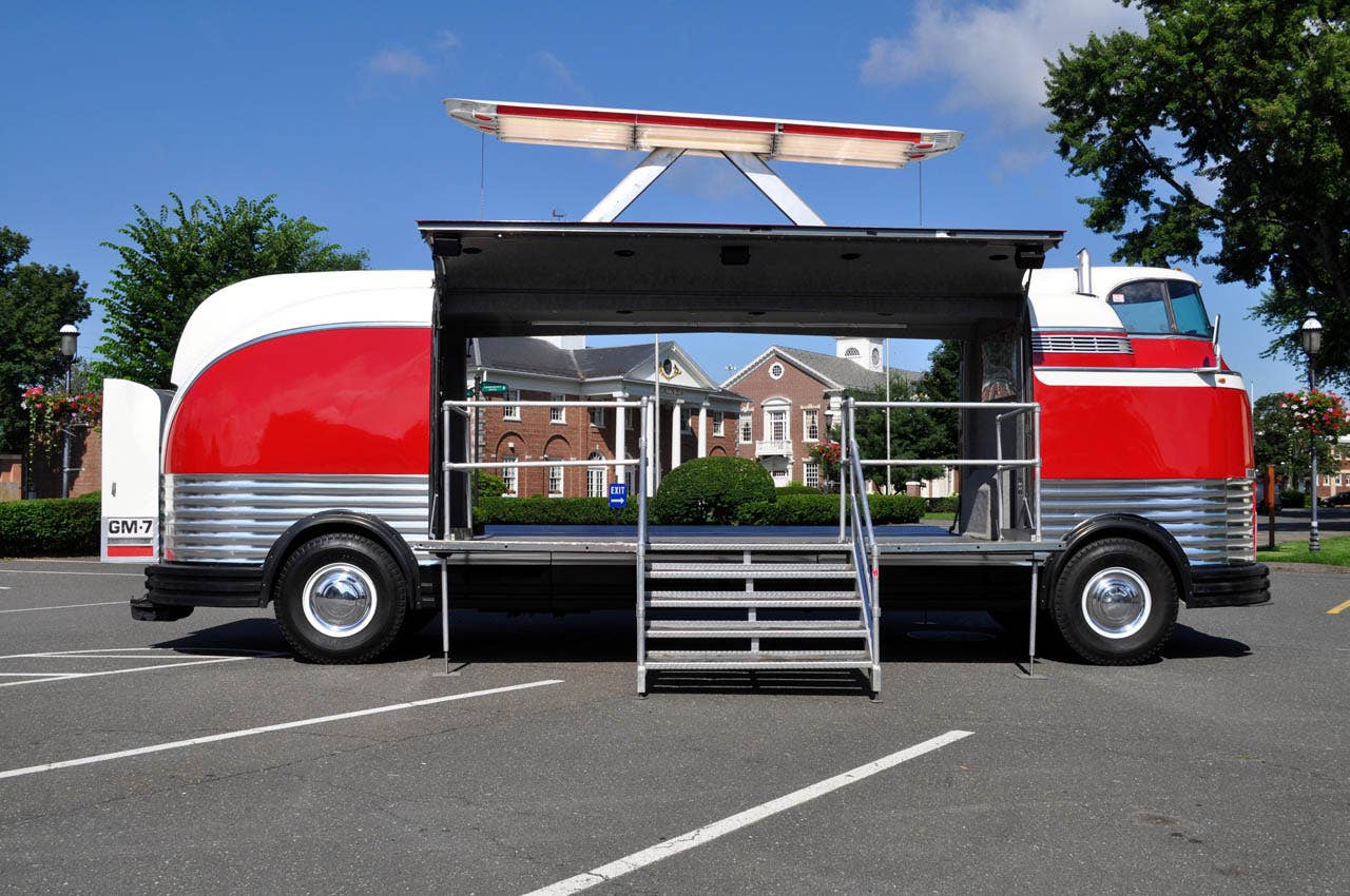 GM Futureliner doors open