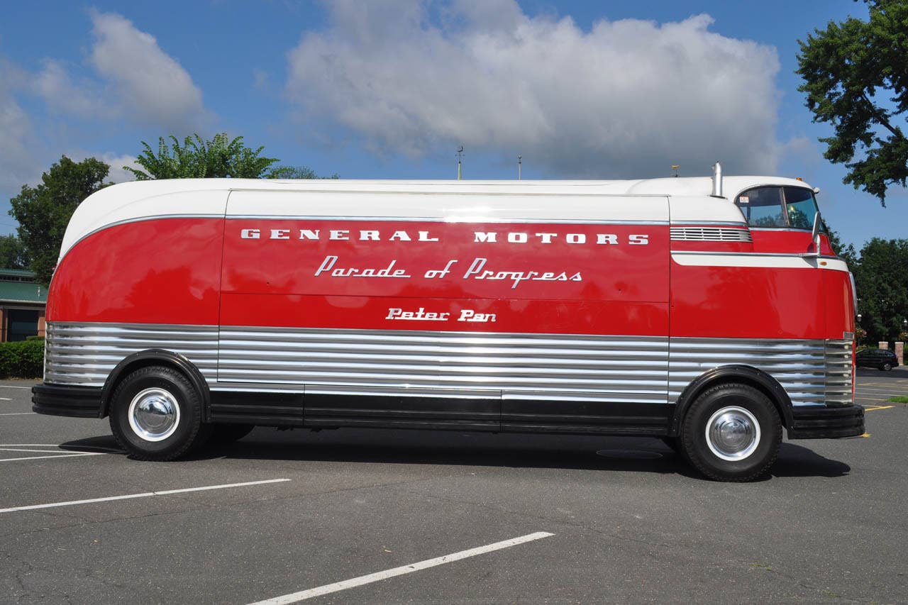 GM Futureliner side