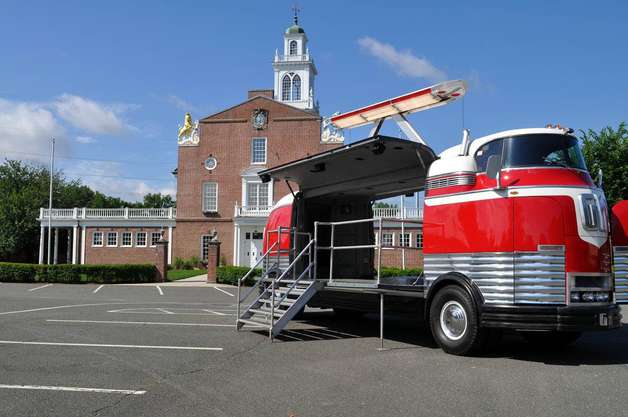 GM Futureliner doors open