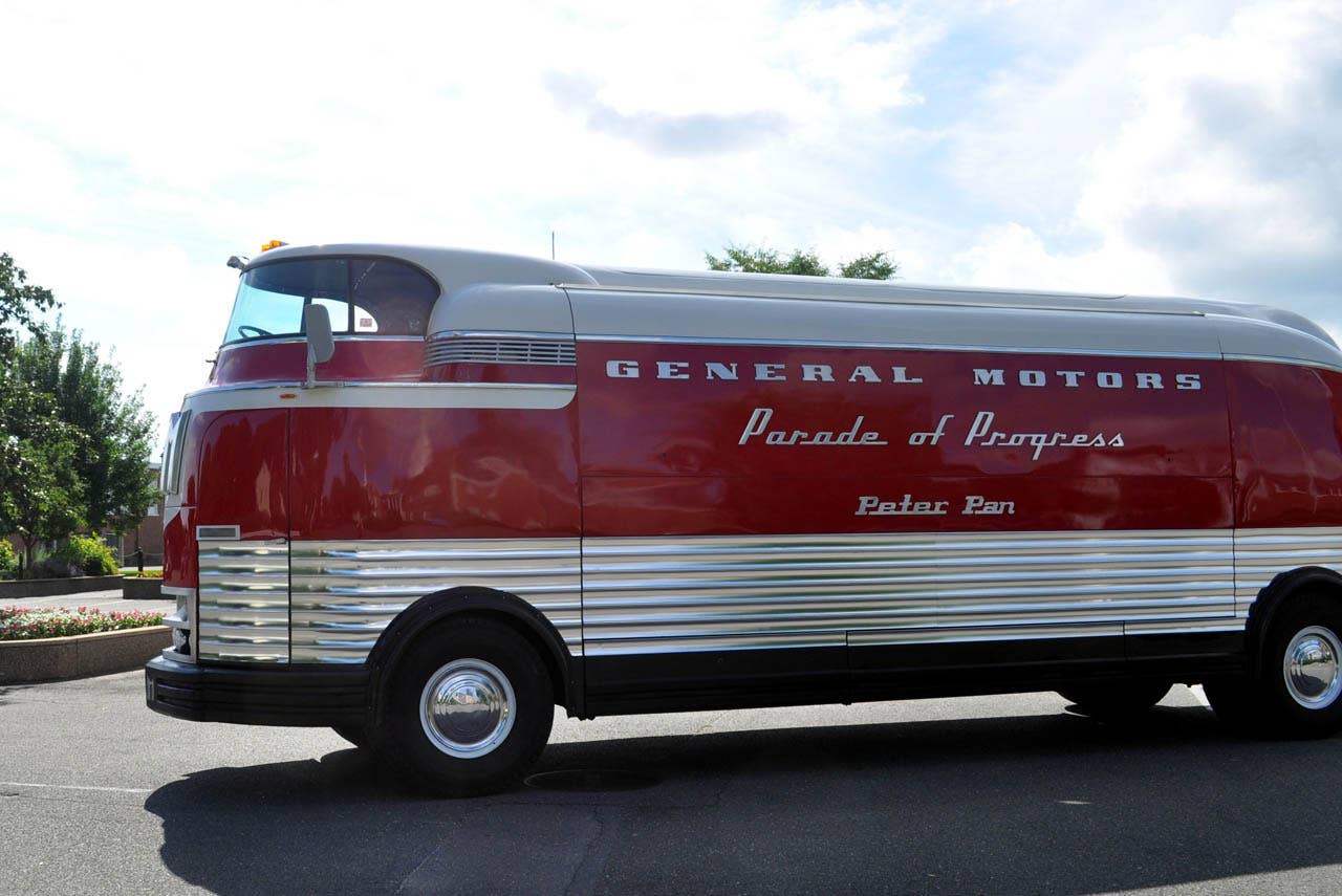 GM Futureliner side