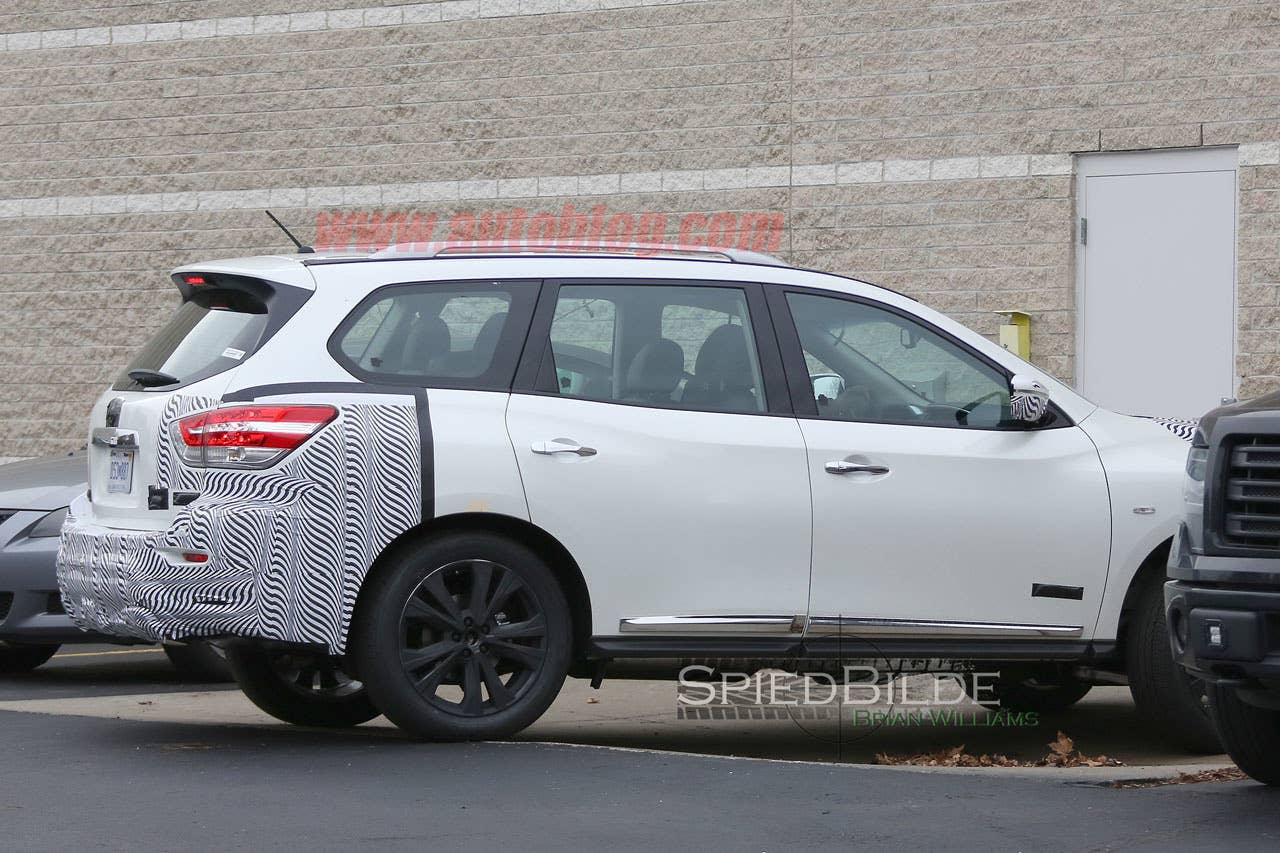 2017 Nissan Pathfinder drops camo to show facelift - Autoblog