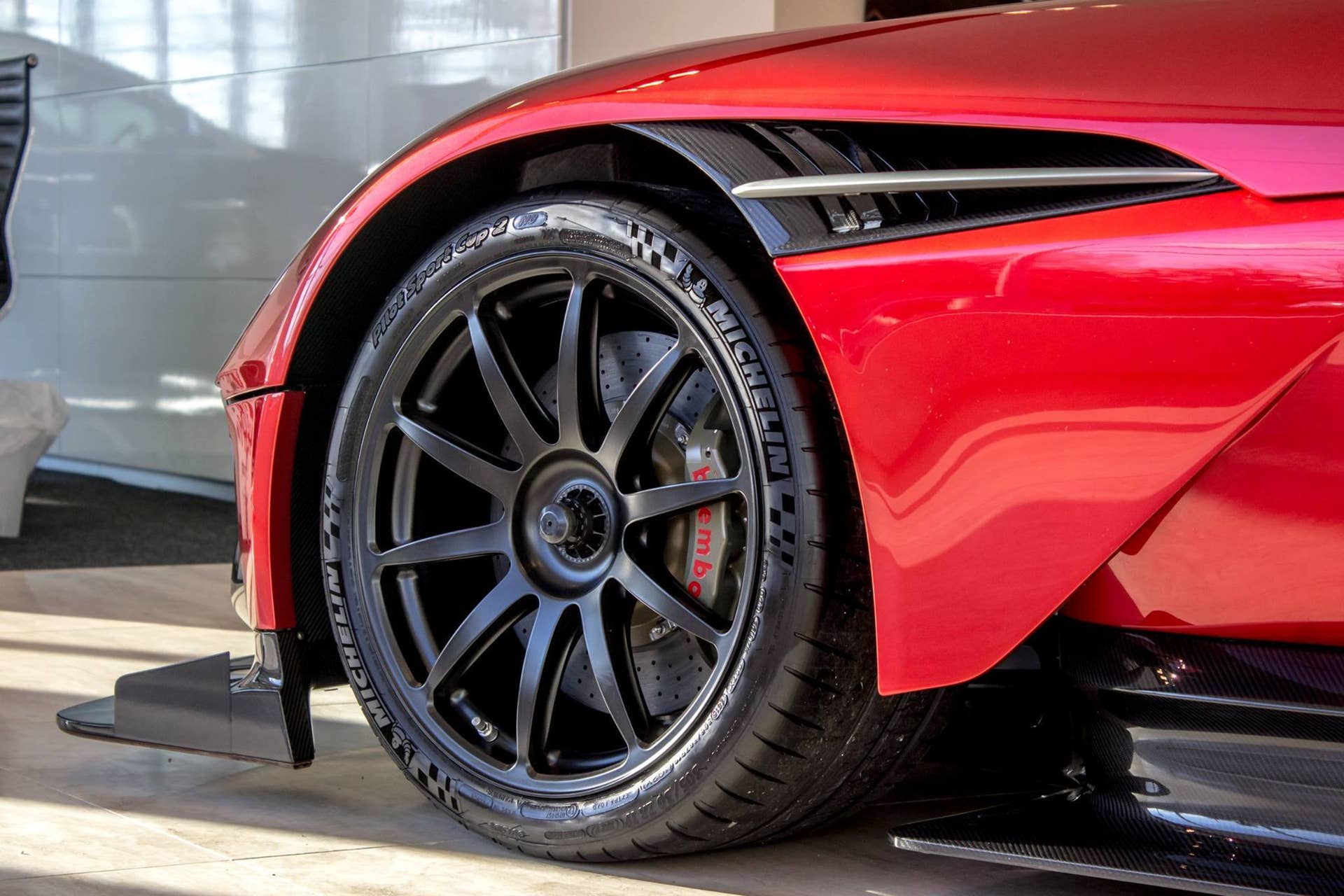 Aston Martin Vulcan front fender wheel