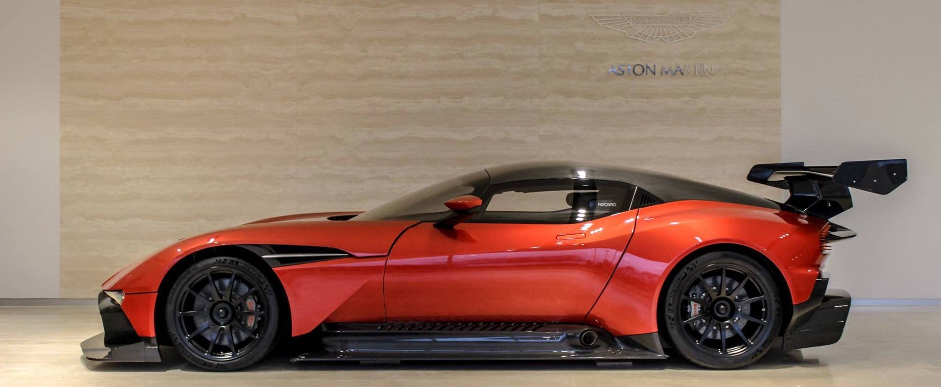Aston Martin Vulcan profile