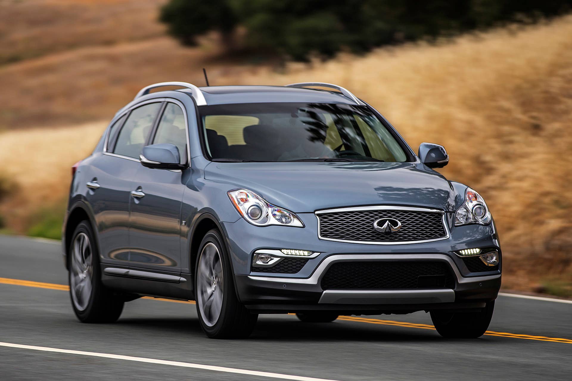 2016 Infiniti QX50 driving