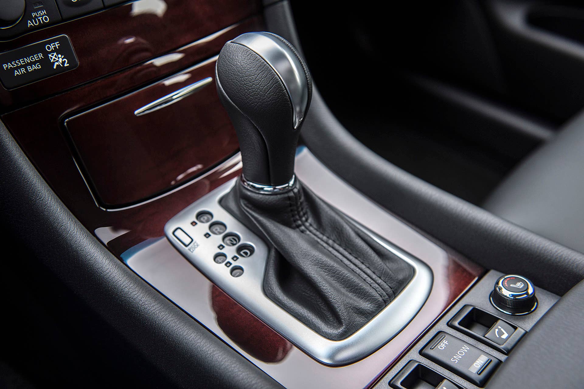 2016 Infiniti QX50 shifter