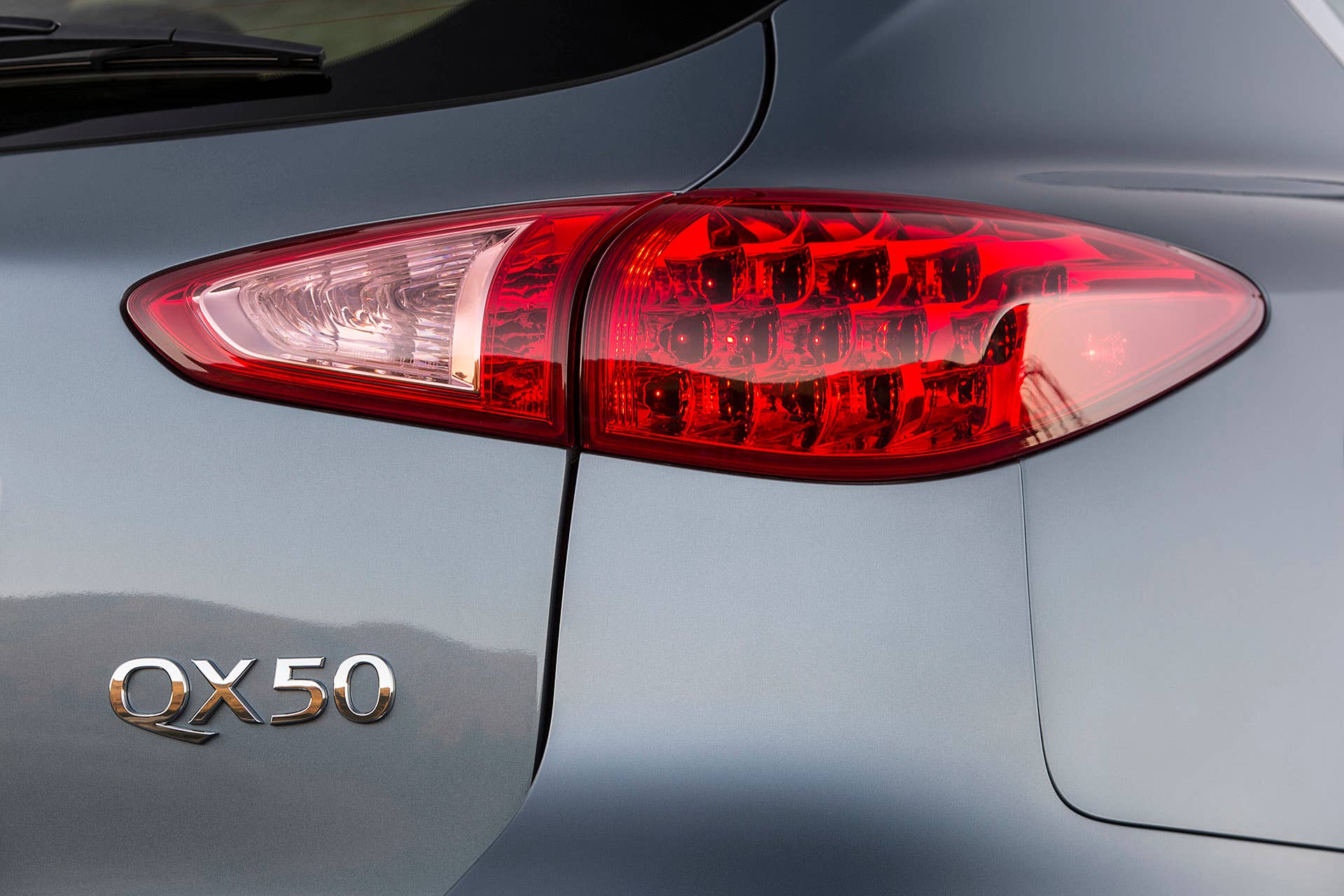 2016 Infiniti QX50 taillight
