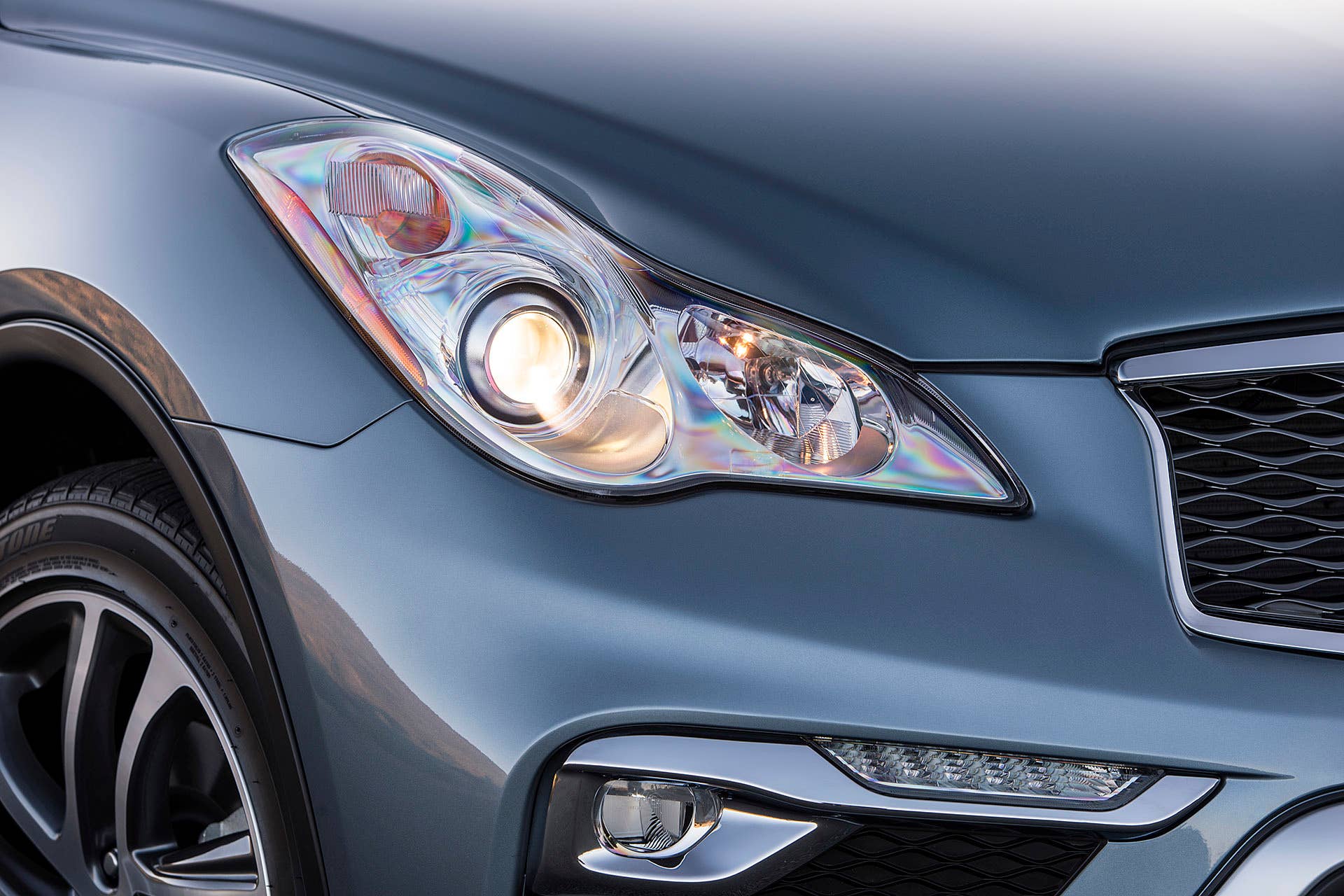 2016 Infiniti QX50 headlight