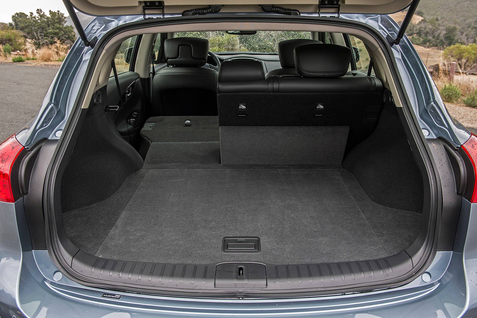 2016 Infiniti QX50 rear cargo area