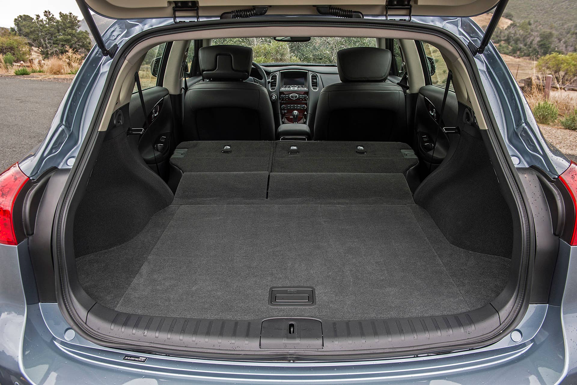 2016 Infiniti QX50 rear cargo area