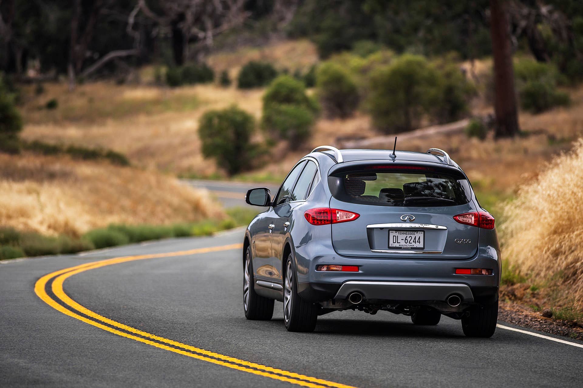 2016 Infiniti QX50 driving