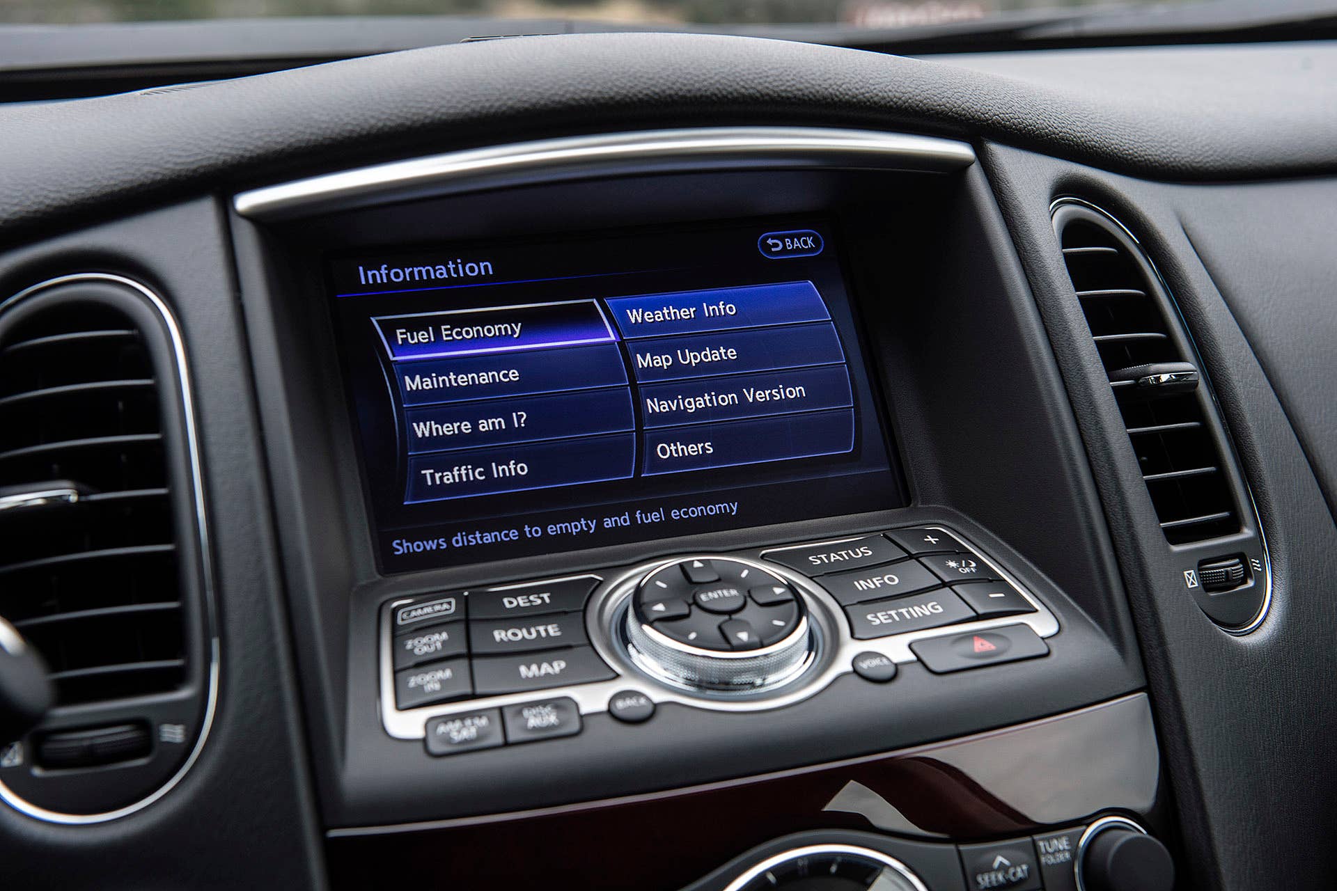 2016 Infiniti QX50 infotainment system