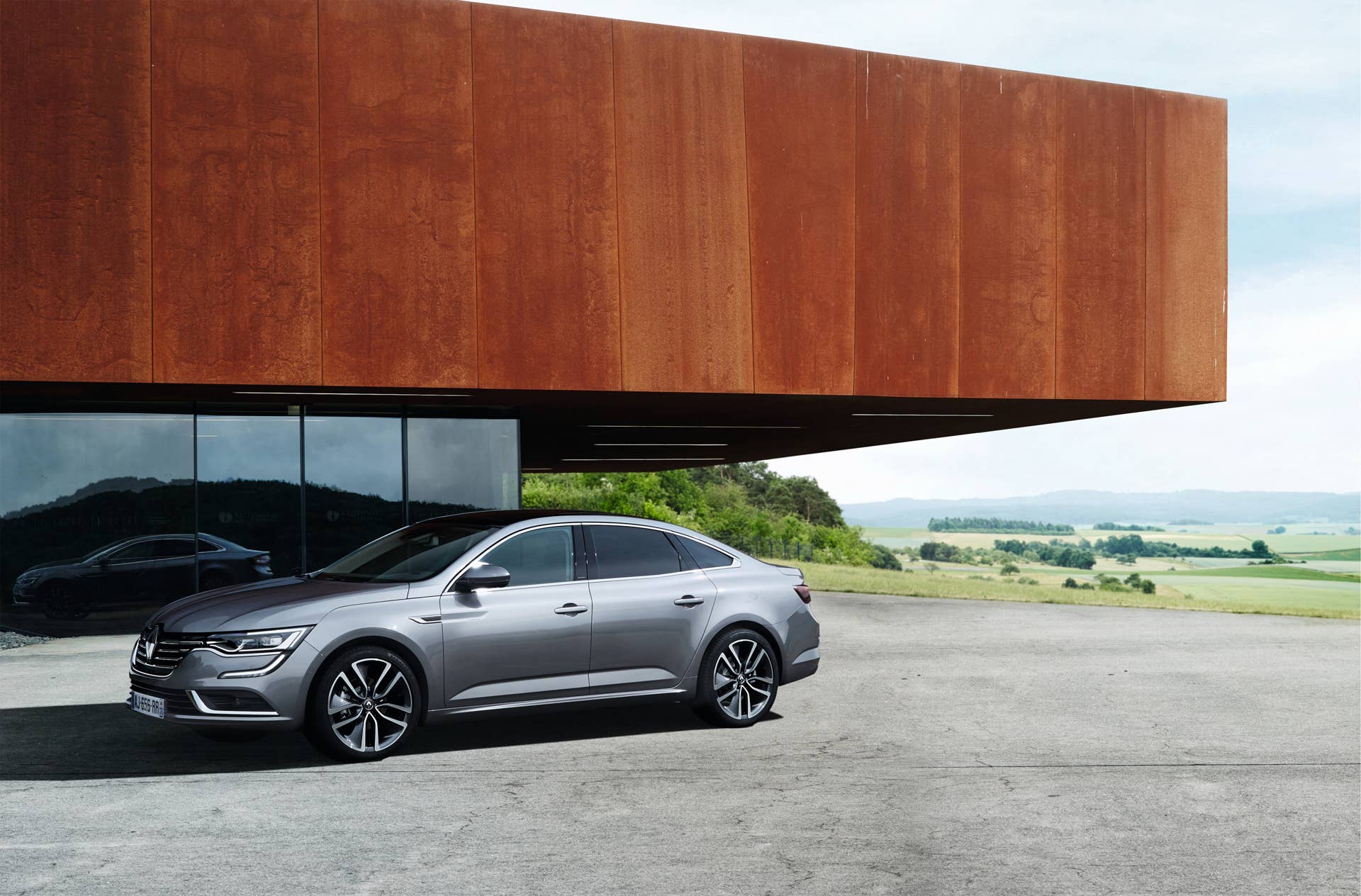 talisman renault profile france sedan nissan