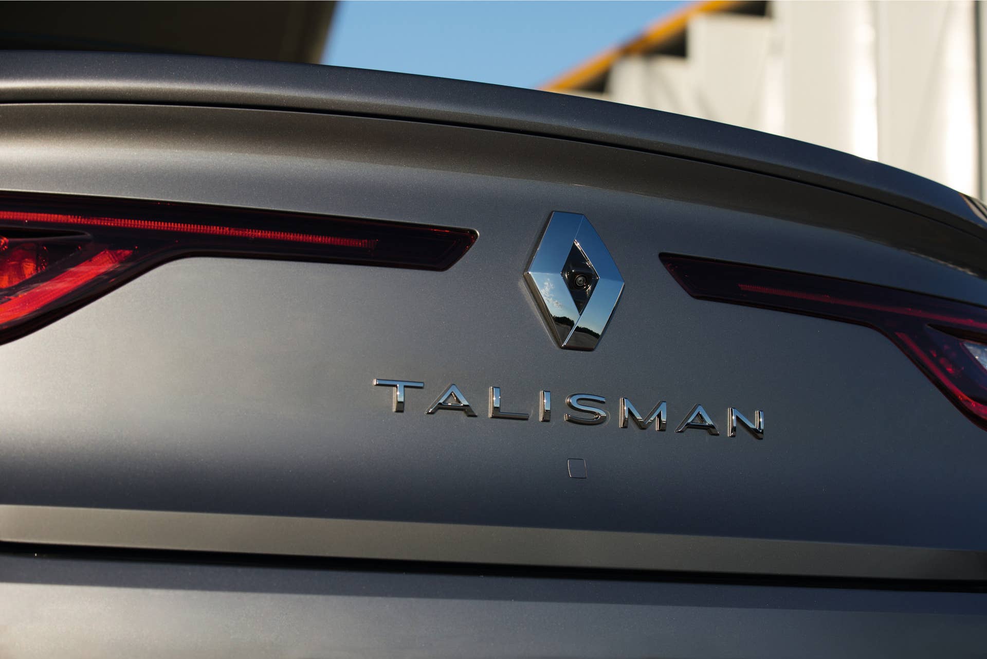 talisman rear badge logo renault taillights