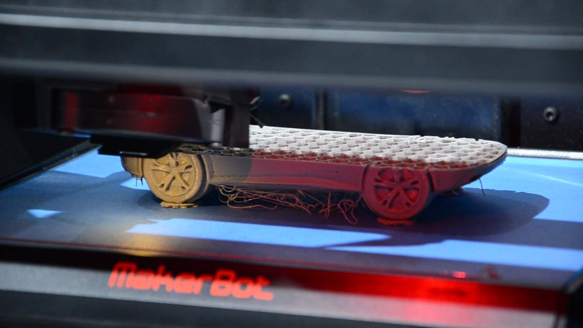 Watch a MakerBot print a 3D model of the Infiniti QX50 at the 2015 New York Auto Show.