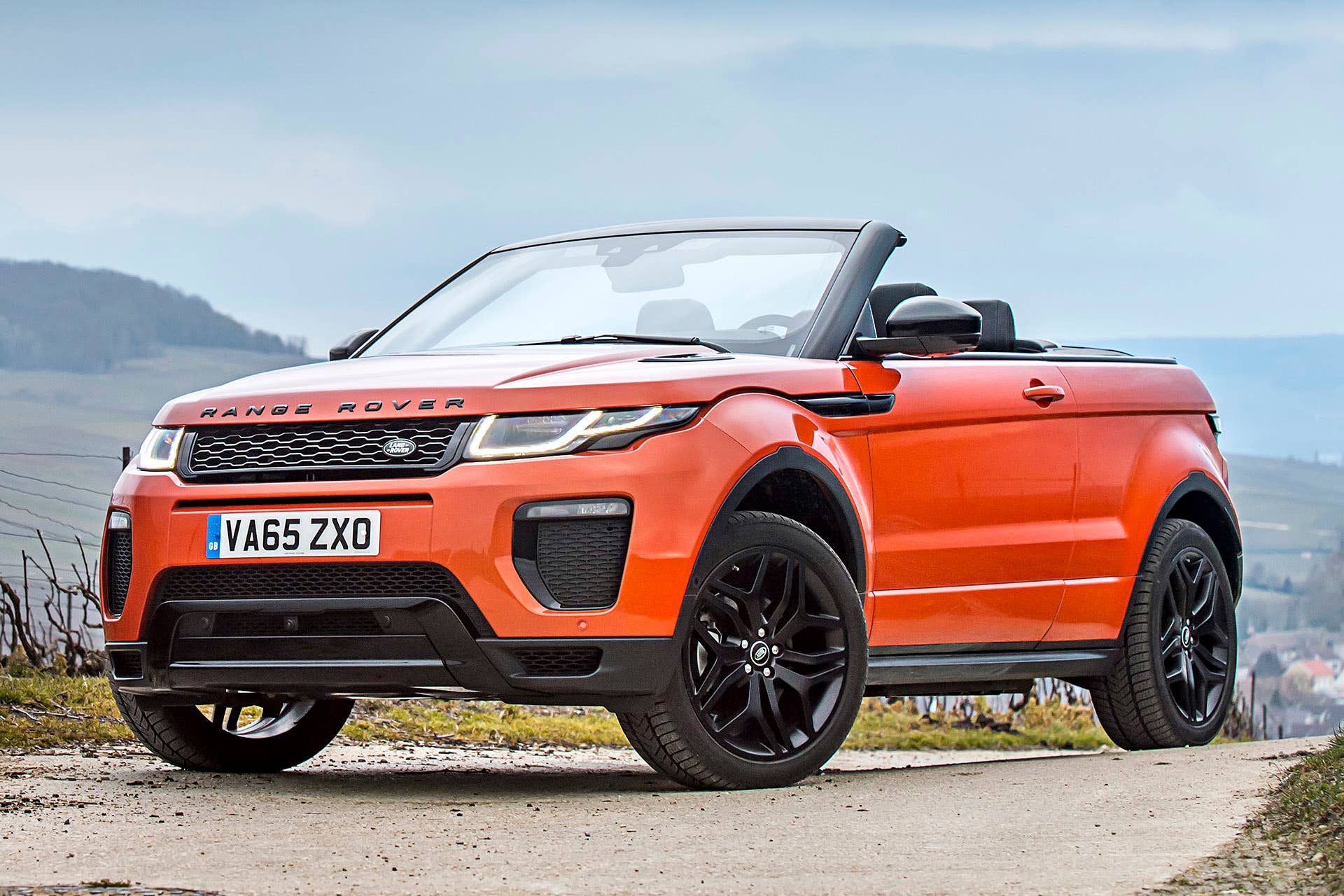 2017 Land Rover Range Rover Evoque Convertible front 3/4 view
