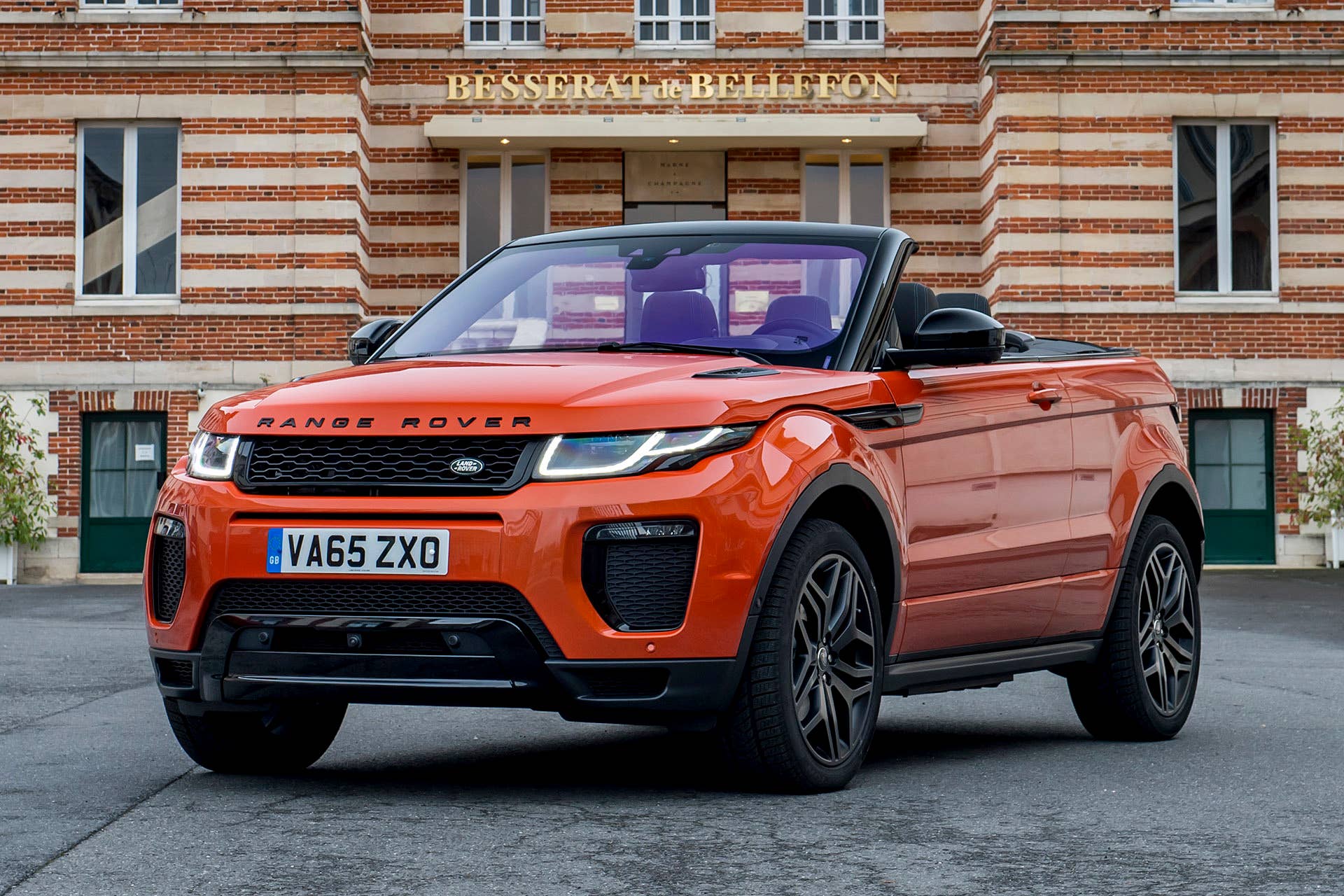 2017 Land Rover Range Rover Evoque Convertible front 3/4 view