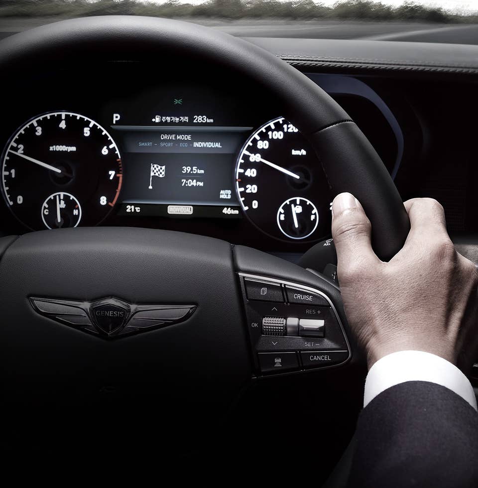 Hyundai EQ900steering wheel