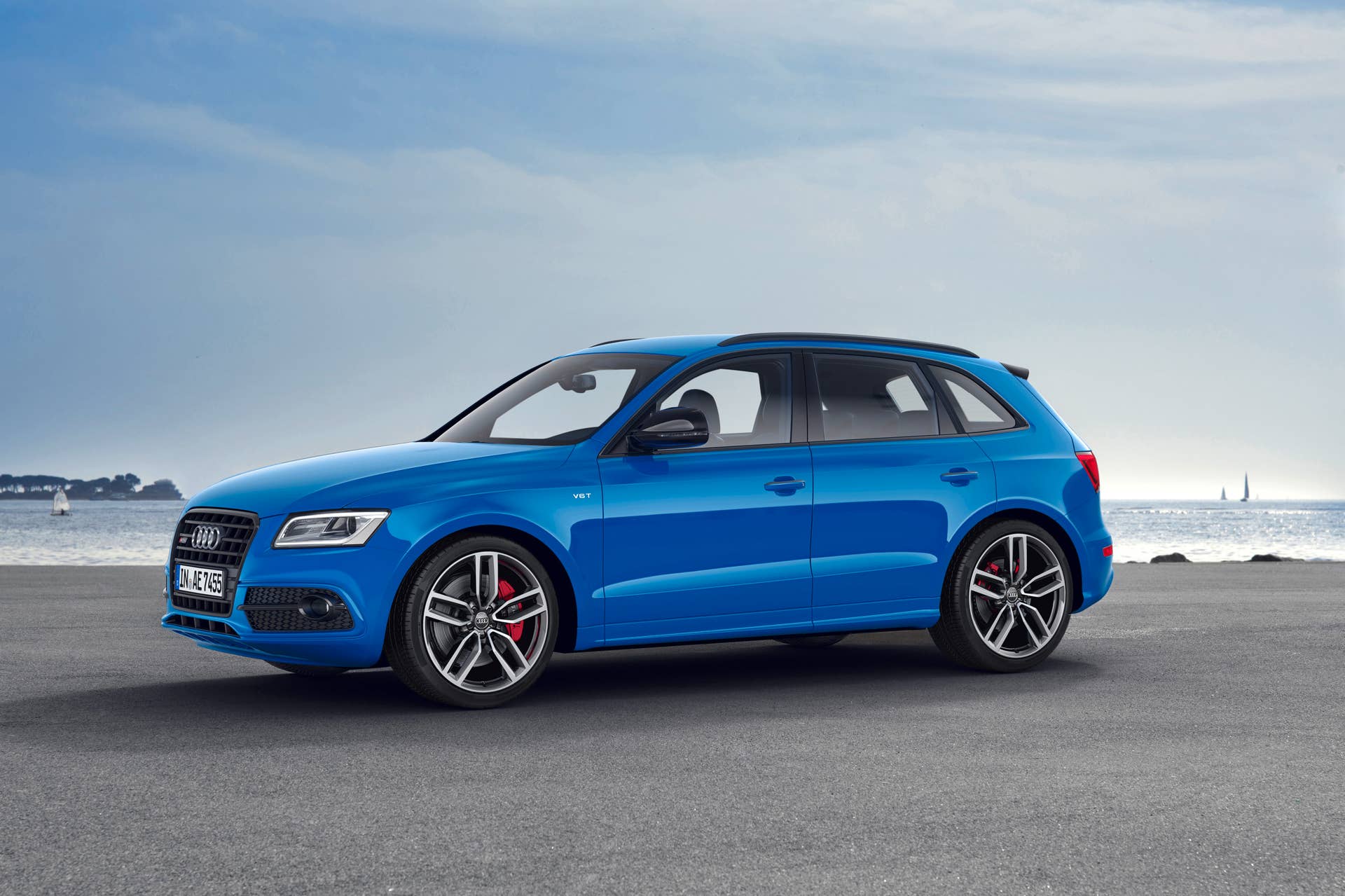 Audi SQ5 TDI Plus front side 3/4