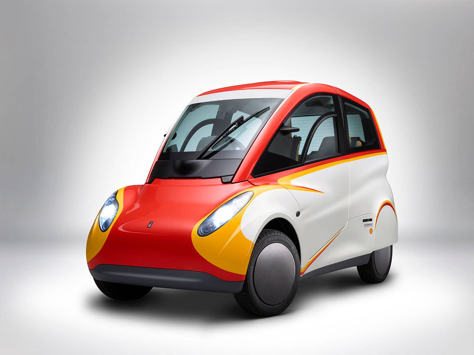 Shell Concept Car_Side Angled *Do use for Advertising purposes, STRICTLY BTL useage ONLY, unless agreed with client & photographer. Please credit Shell/Justin Leighton