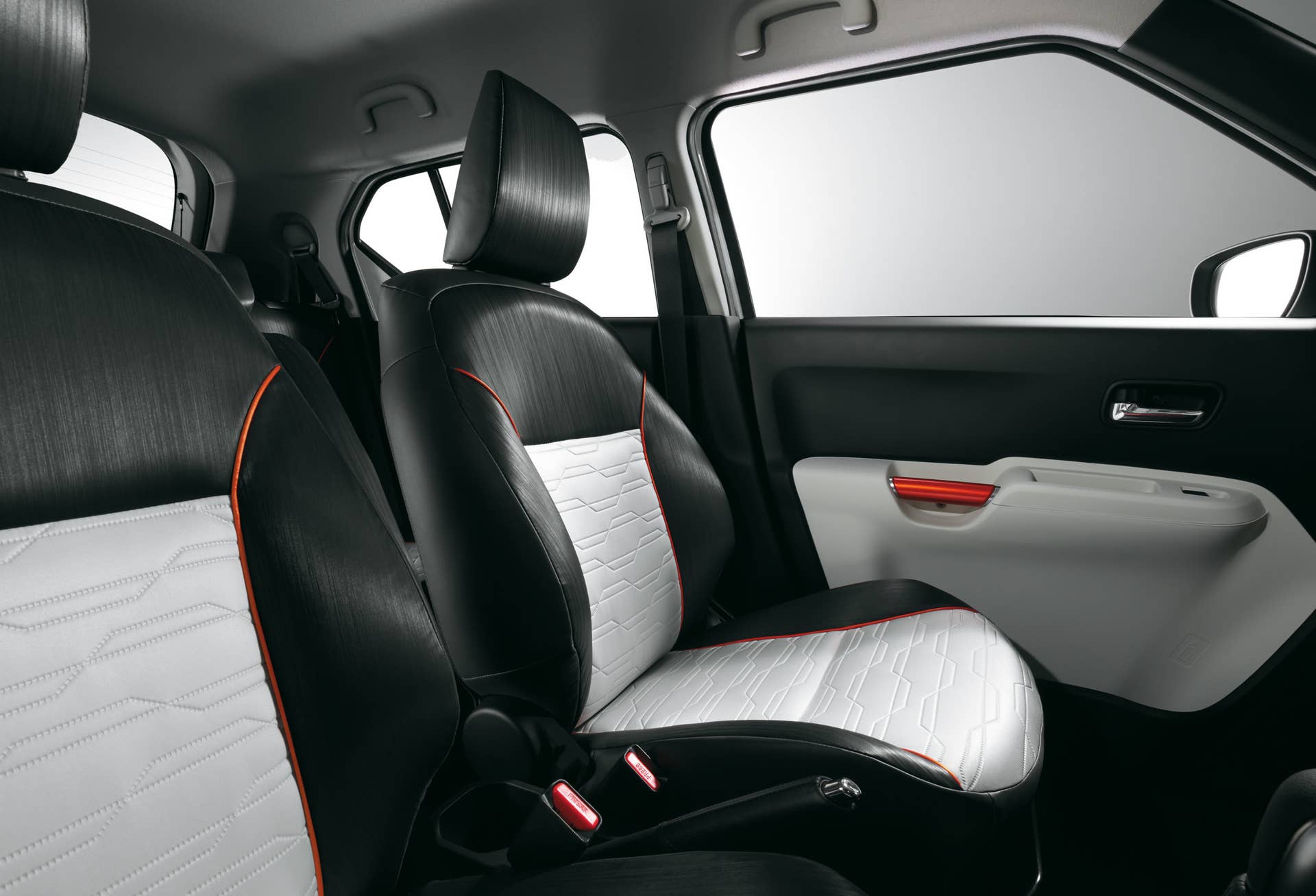 suzuki ignis trail concept seats