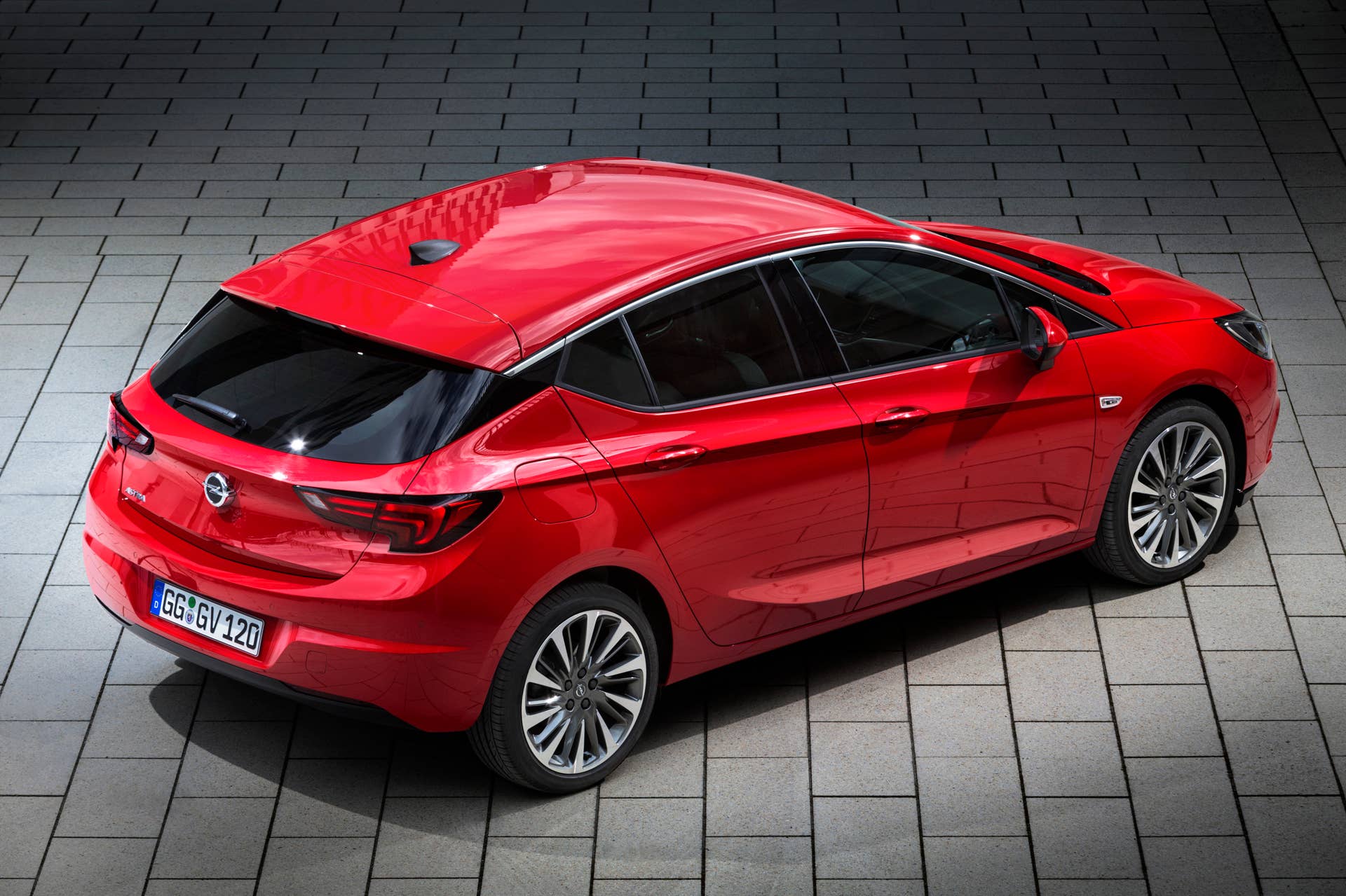 2016 Opel Astra parked top rear 3/4