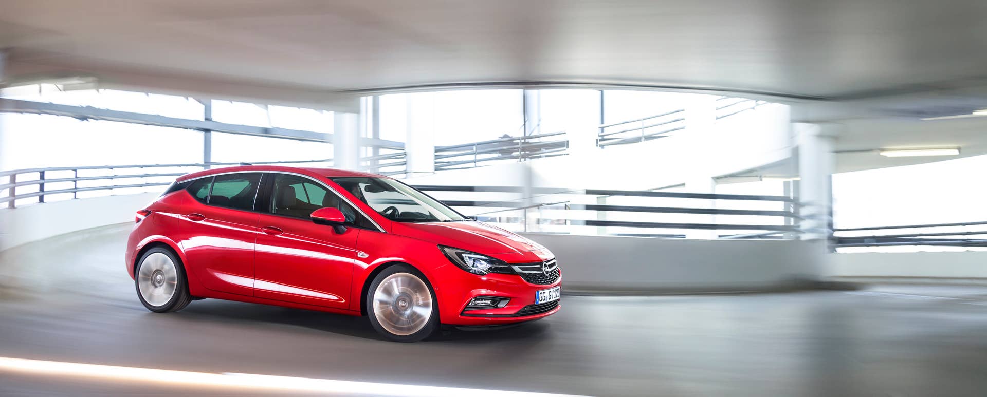 2016 Opel Astra front side 3/4 garage
