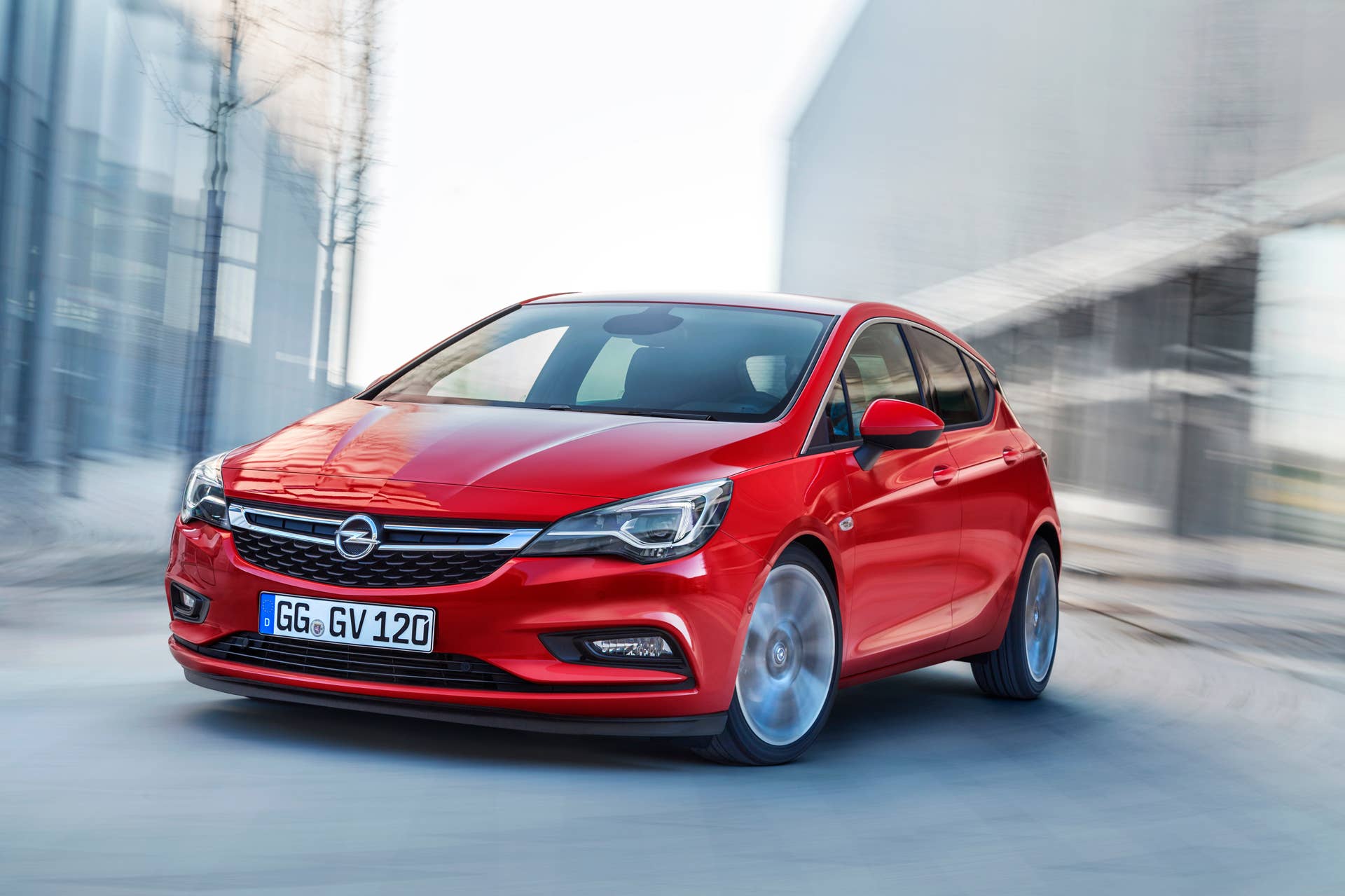 Opel Astra front 3/4 road