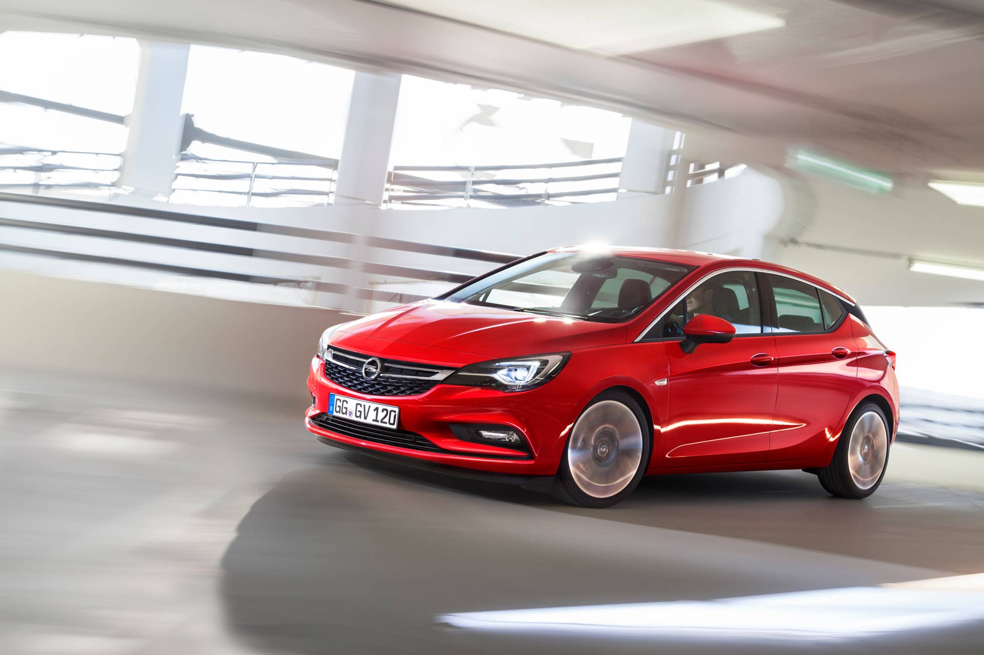 2016 Opel Astra front 3/4 ramp